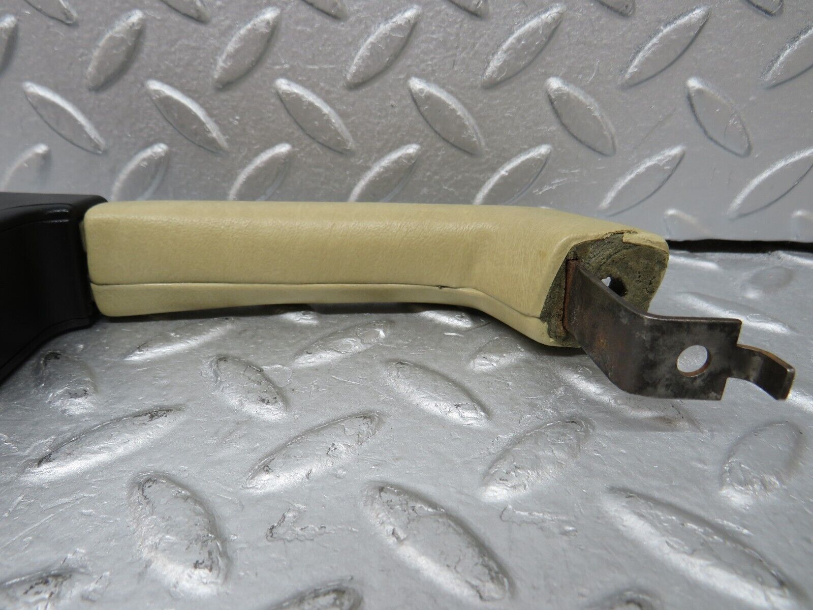 36957 Mercedes-Benz C126 420SEC Coupe Rear Right Interior Handle