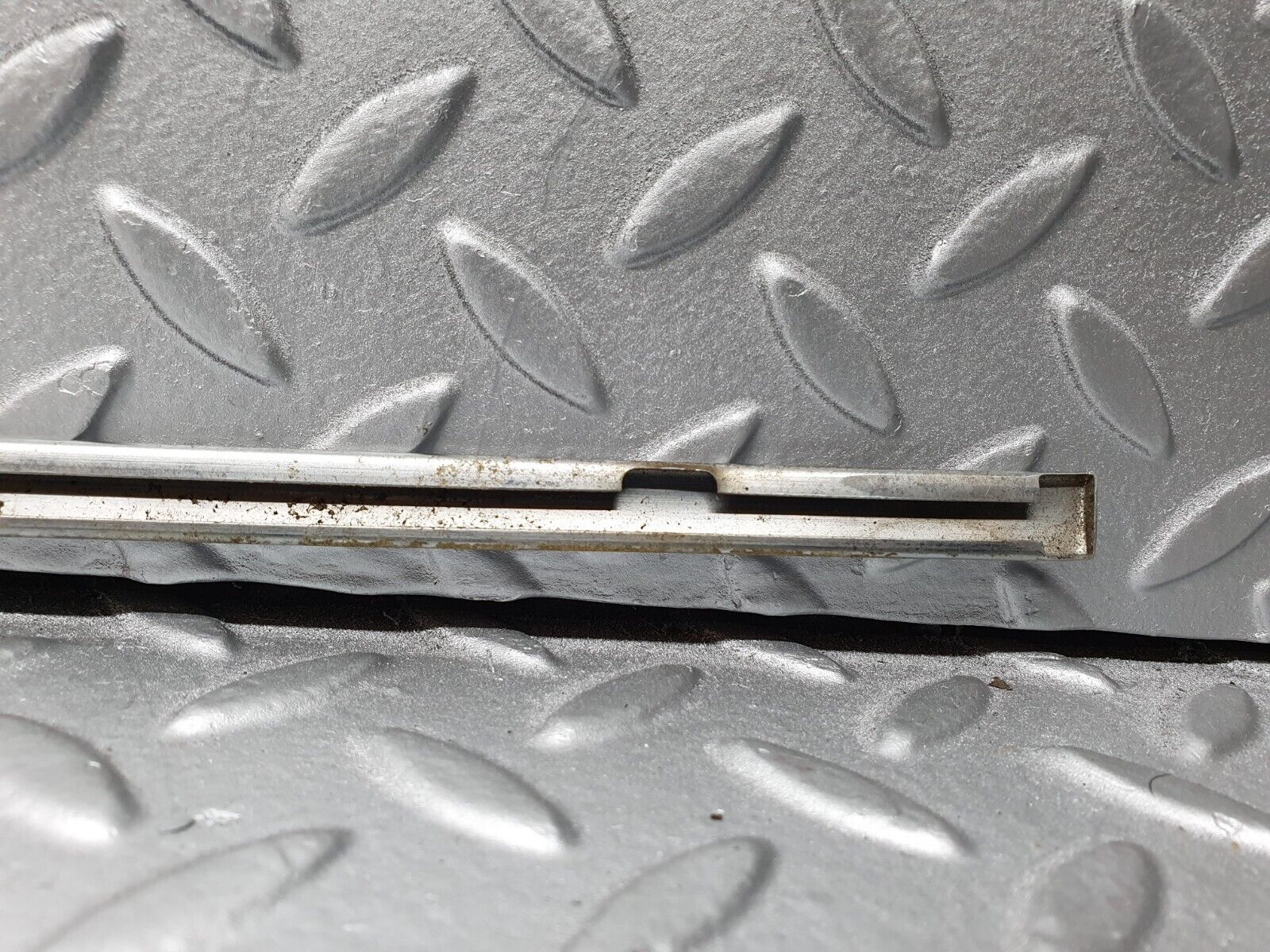 41299 Mercedes-Benz S124 E220 Wagon Tailgate Handle Chrome Moulding Trim