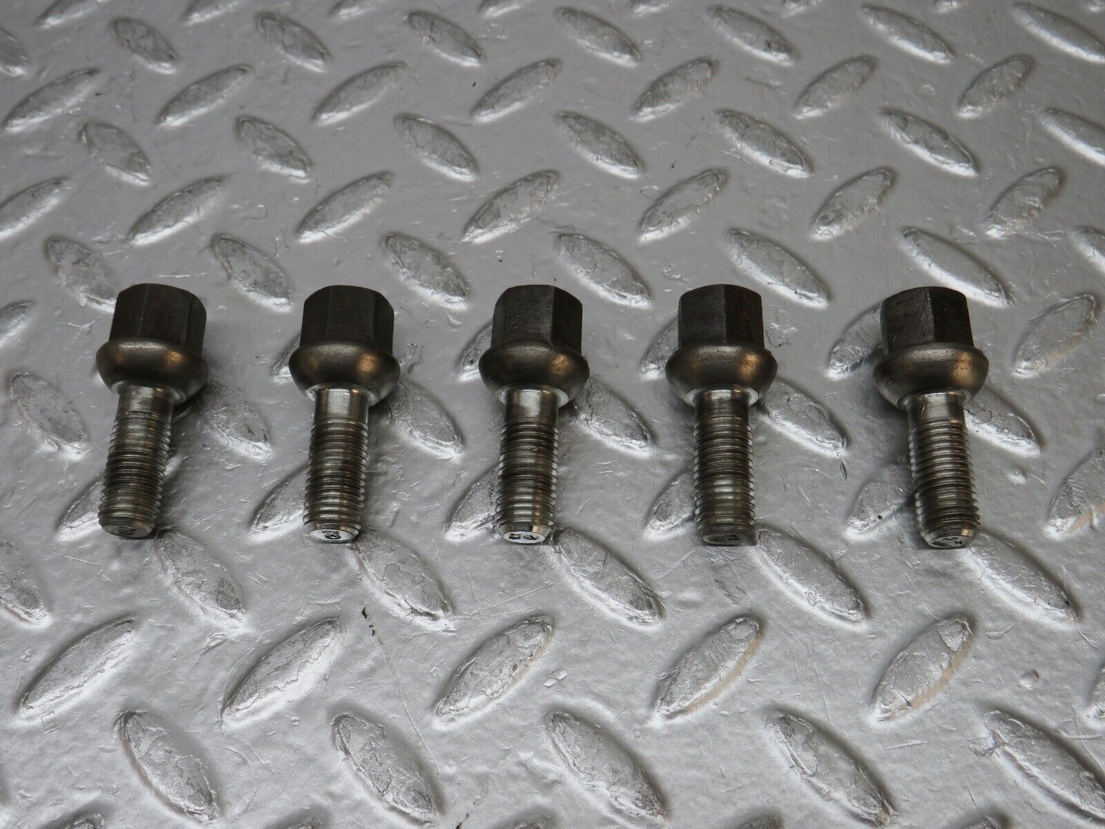 32233 Mercedes-Benz 5x Alloy Wheel Lug Bolt M12x1.5