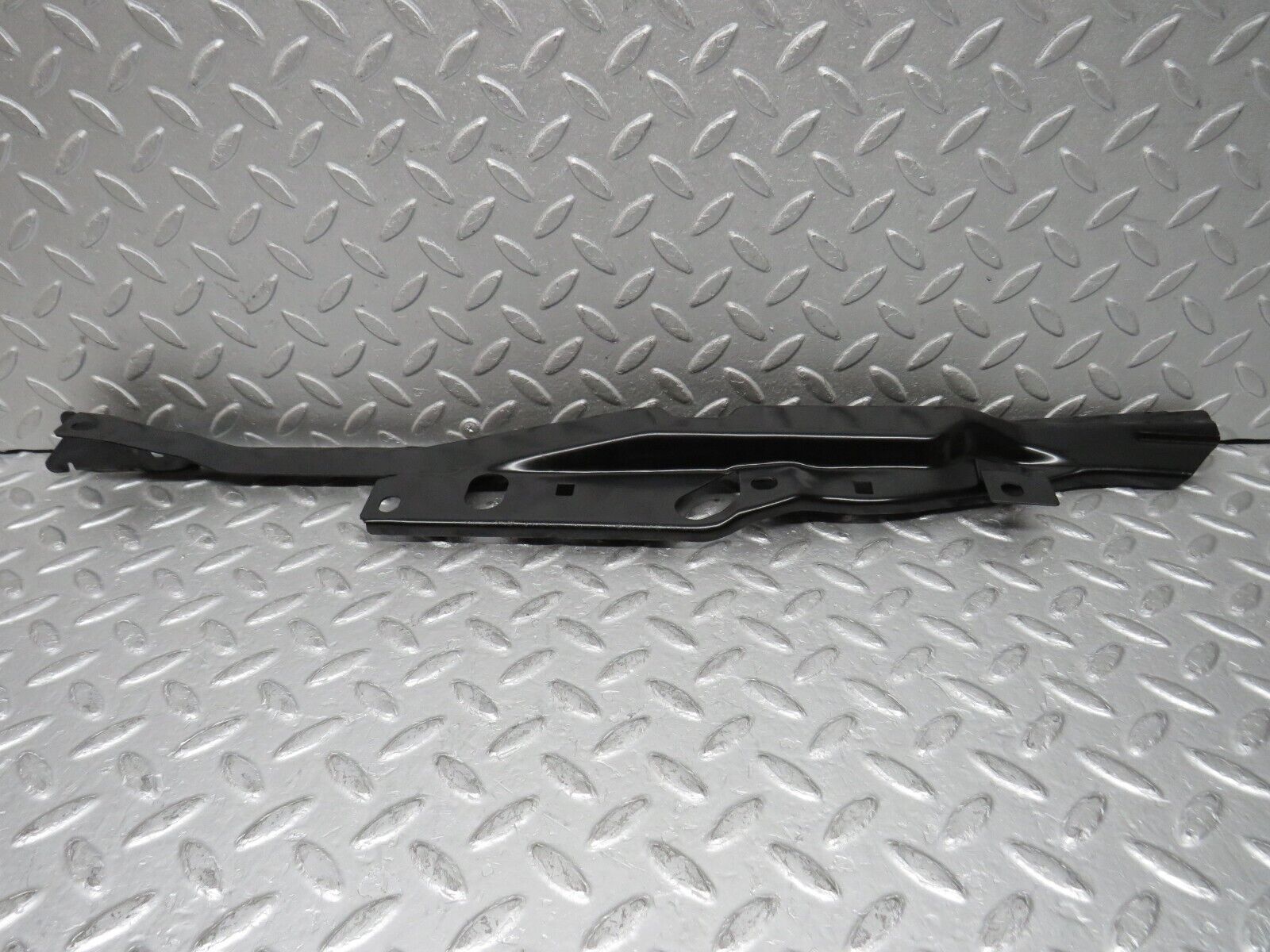 37788 Mercedes-Benz A124 320E Cabrio Rear Right Window Upper Support Bracket