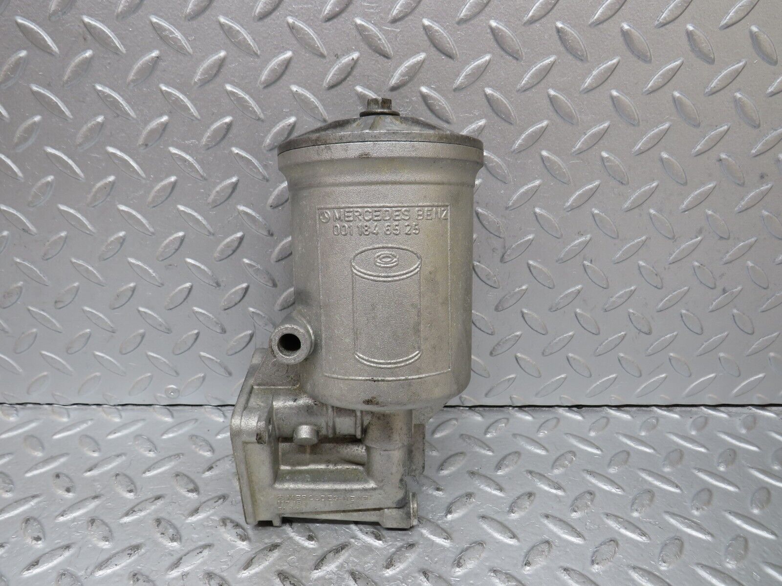 36333 Mercedes-Benz W126 420SE Oil Filter Housing 1171802611 1171840008