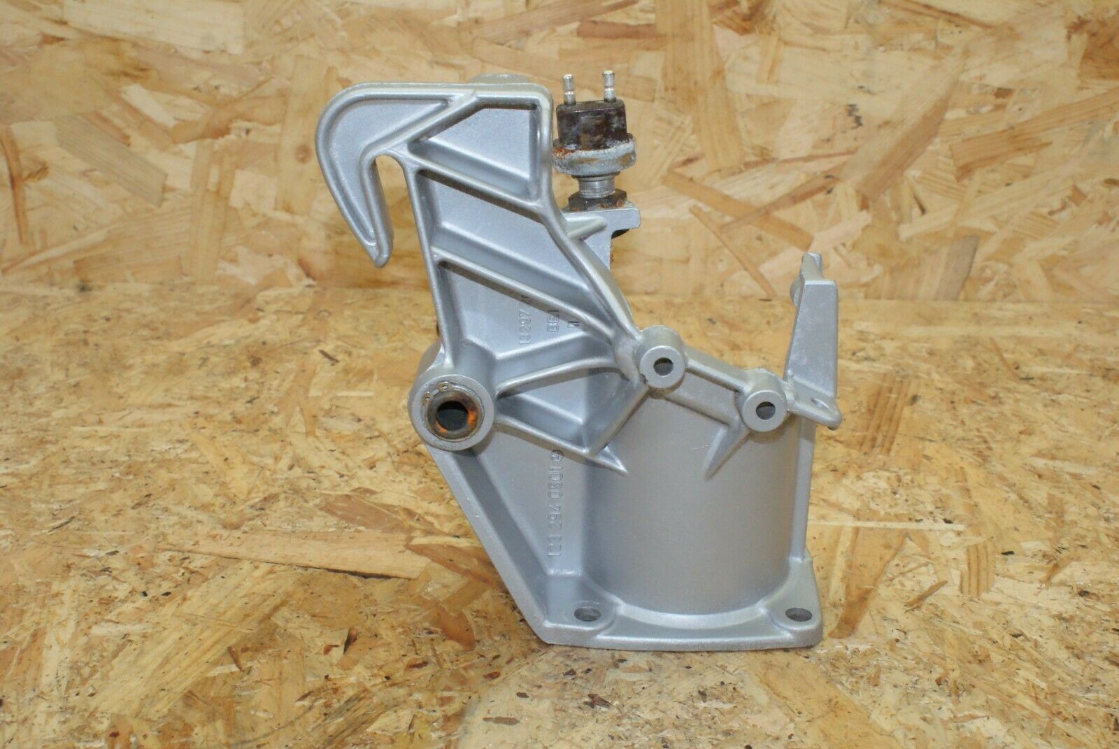 2408 Mercedes-Benz W123 280E Brake Pedal Bearing Bracket 1232940501