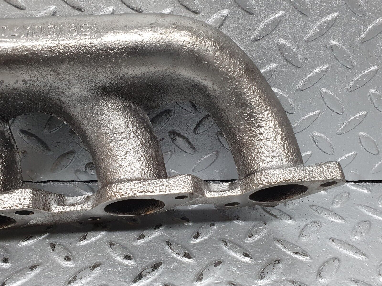 41201 Mercedes-Benz W126 300SE Exhaust Manifold Cylinder 1-3 1031421502