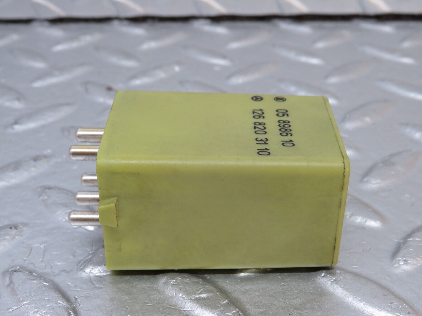 34444 Mercedes-Benz C126 380SEC Coupe Rear Heated Window Relay 1268203110