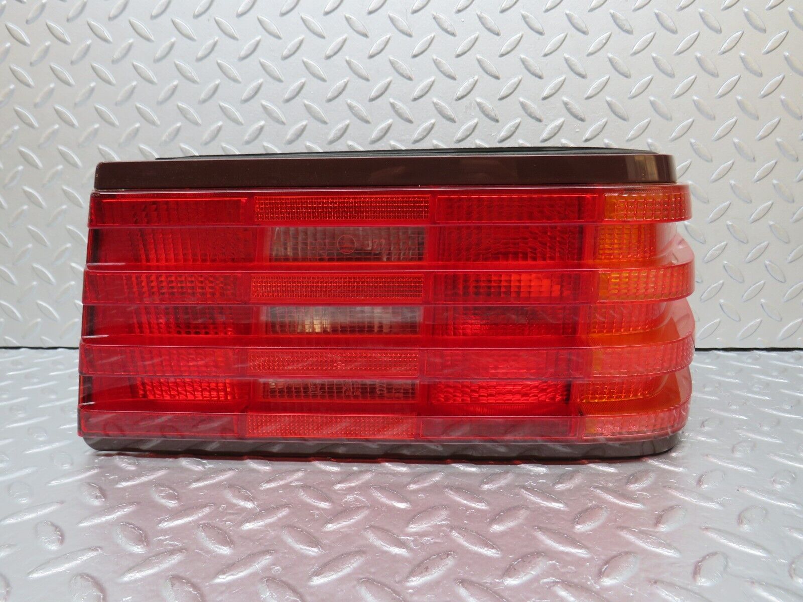 39348 Mercedes-Benz R129 320SL Coupe Tail Light Right Side