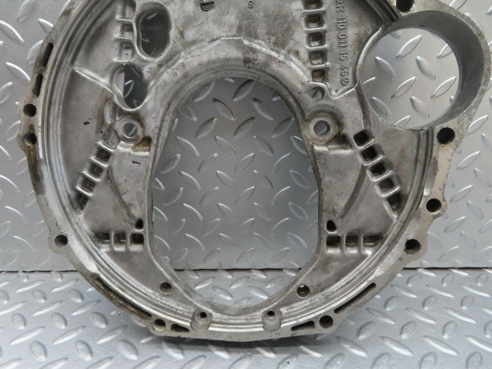 16018 Mercedes-Benz W123 280E Gearbox Flange 1100111545