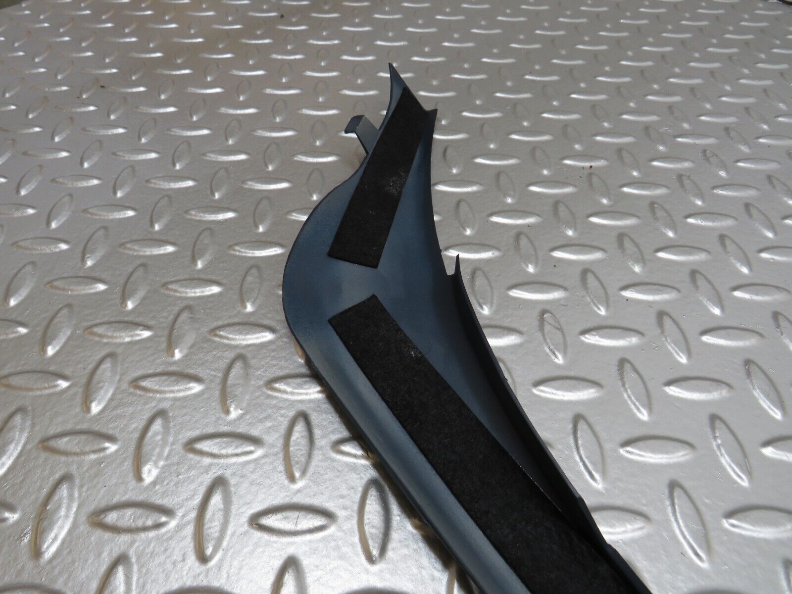 24974 Mercedes-Benz W140 S320 Front Right Door Window Trim 1407206462