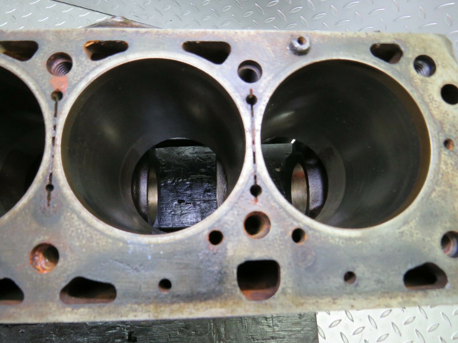 24186 Mercedes-Benz W123 280E Engine Block 1100111101 M110.988