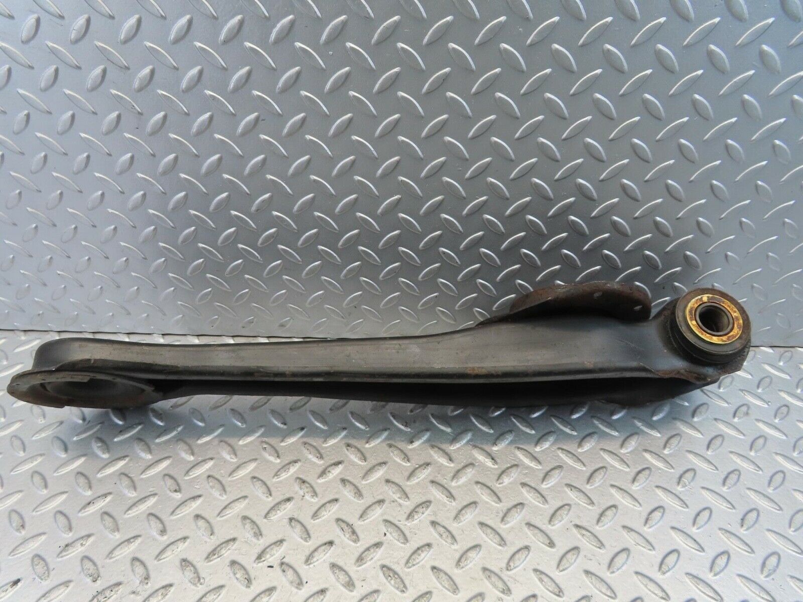 11627 Mercedes-Benz W108 280SE Rear Right Axle Spring Coil Mount