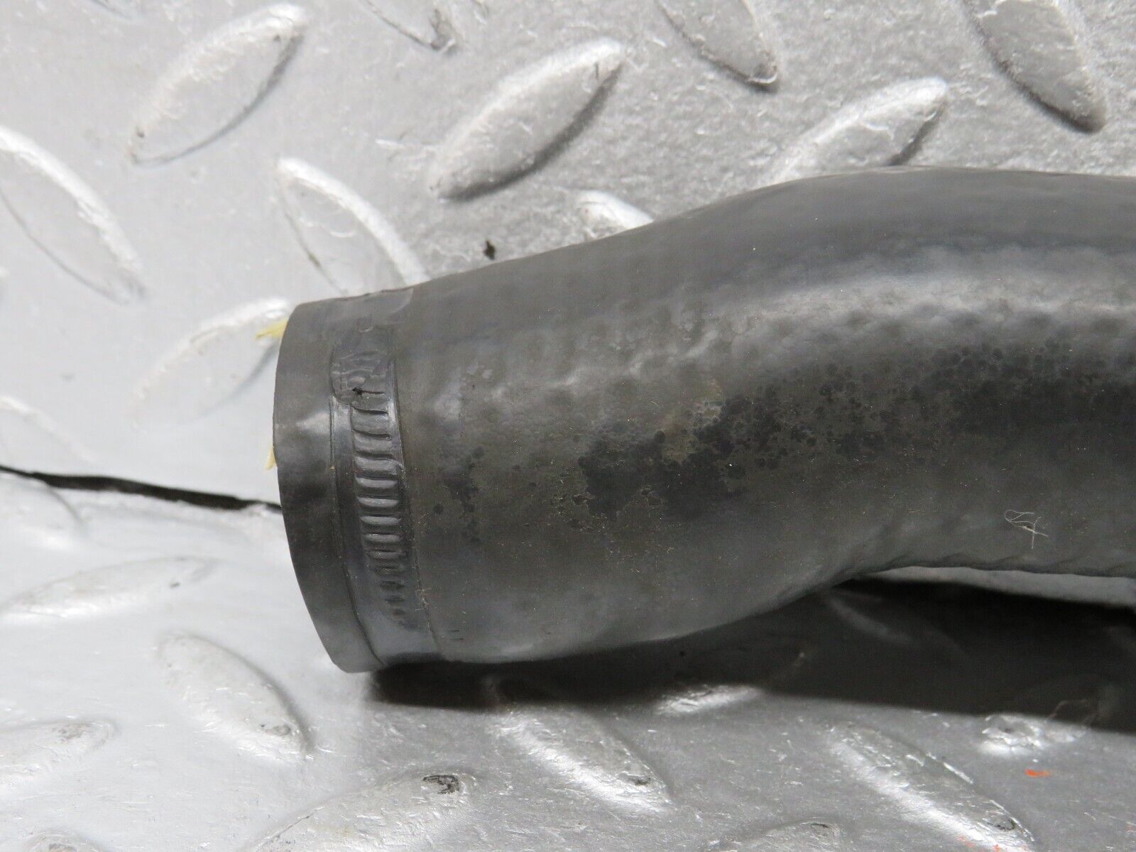 39620 Mercedes-Benz R129 320SL Coupe Radiator Hose Pipe 1042030482