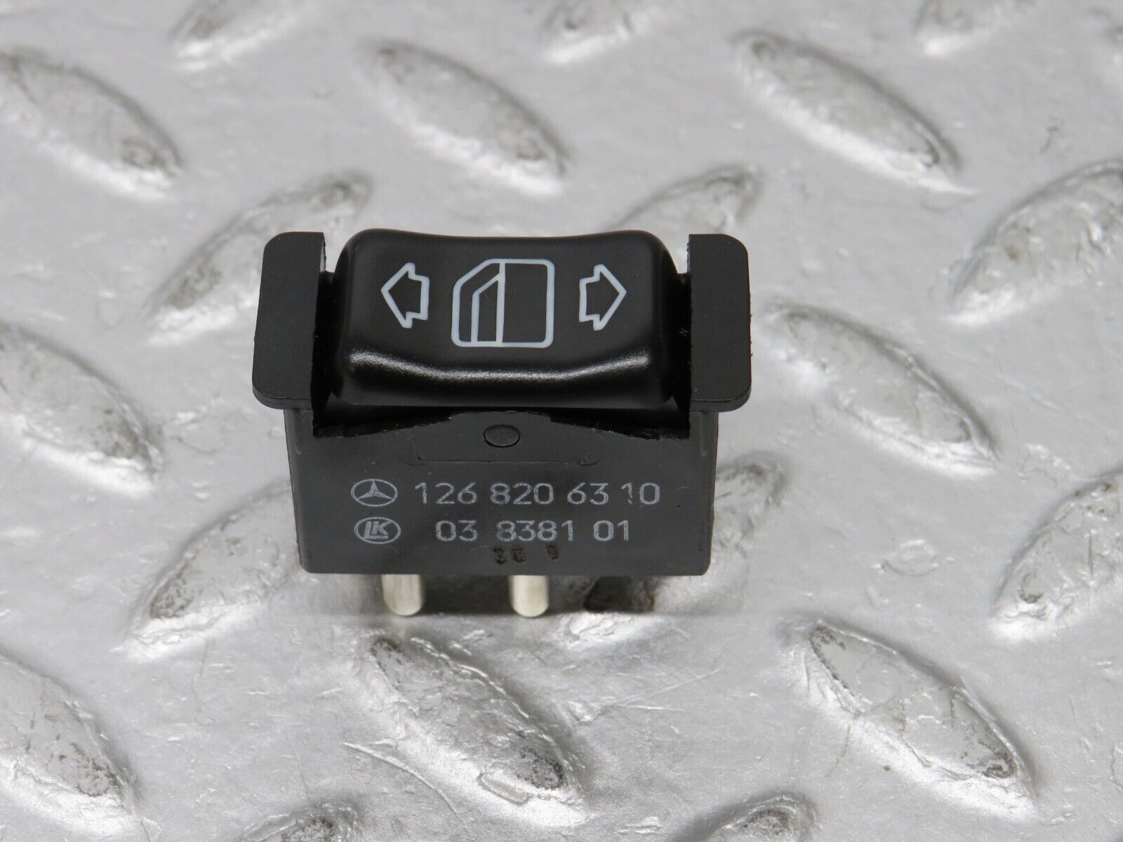 36085 Mercedes-Benz W126 420SE Rear Electric Window Switch 1268206310