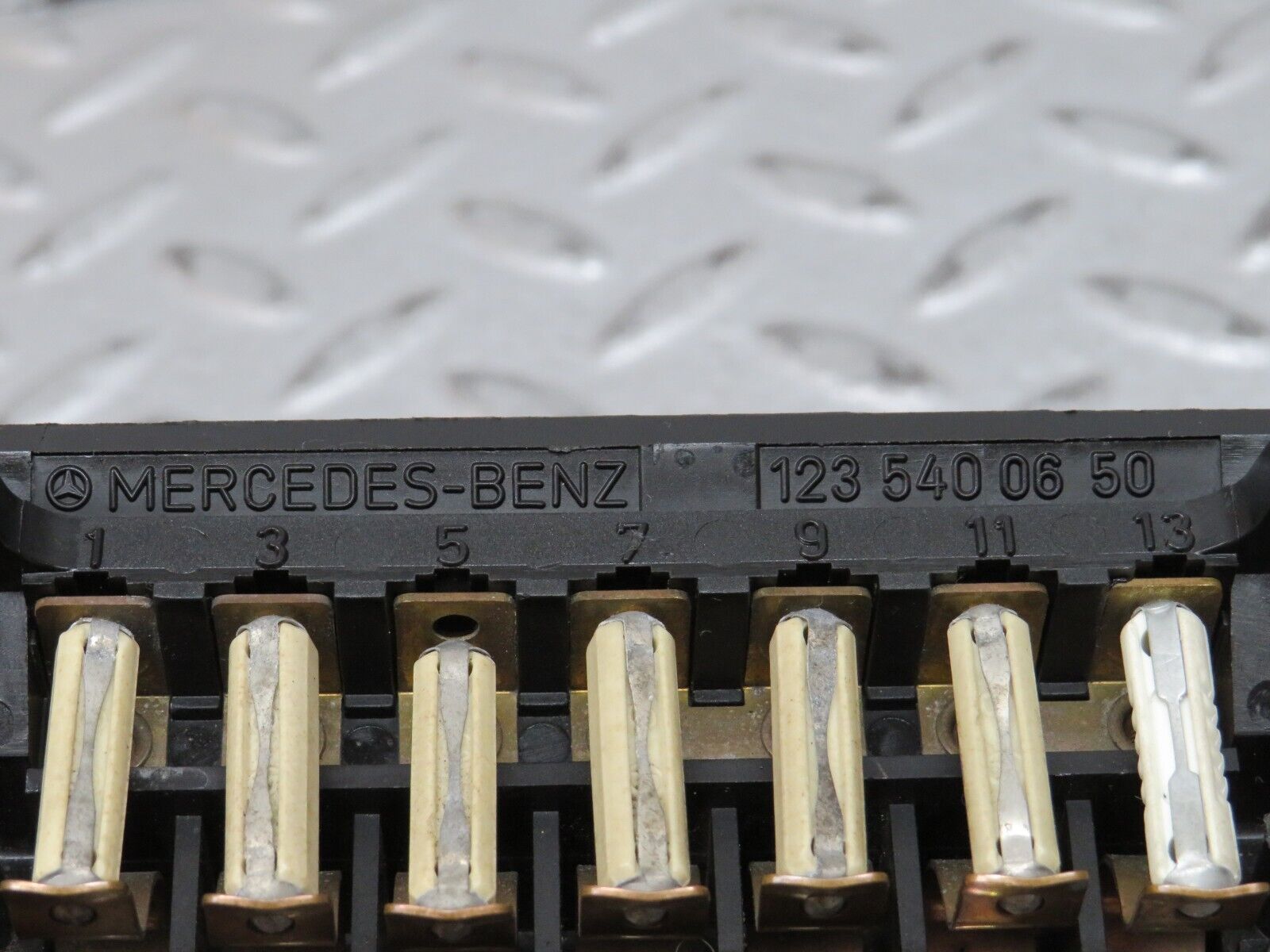 28369 Mercedes-Benz S123 240D Wagon Fuse Box 1235400650