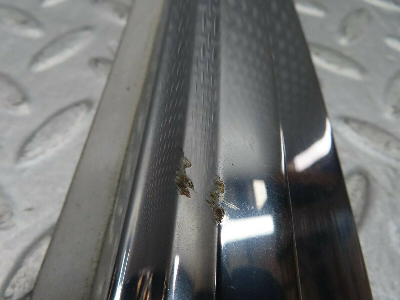 16589 Mercedes-Benz C107 380SLC Rear Left Quarter Window Chrome Frame