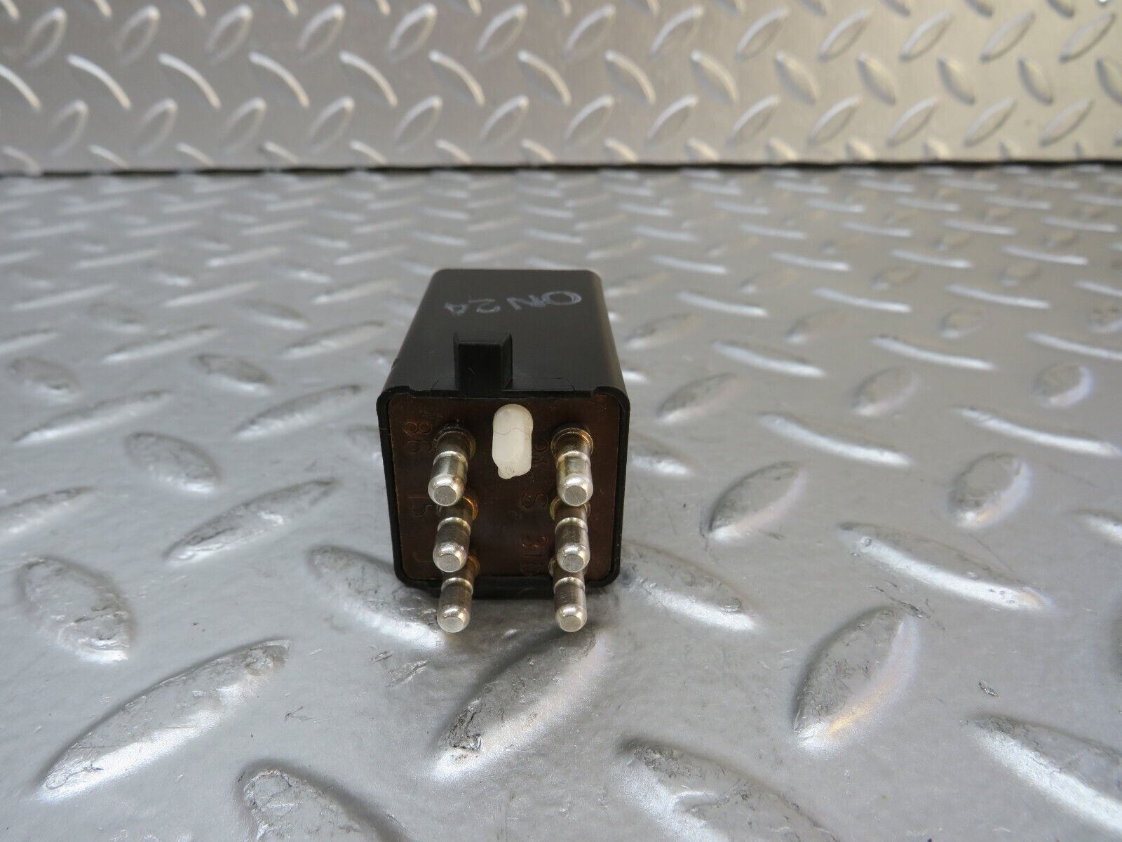 29835 Mercedes-Benz W123 230E Intermittent Wiper Relay 0008210863