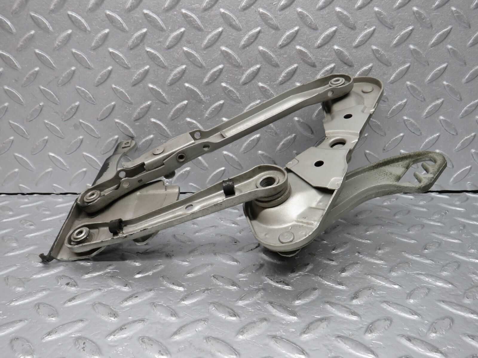 39451 Mercedes-Benz R129 320SL Coupe Bonnet Hinge Left Side 1298800128 1298870174