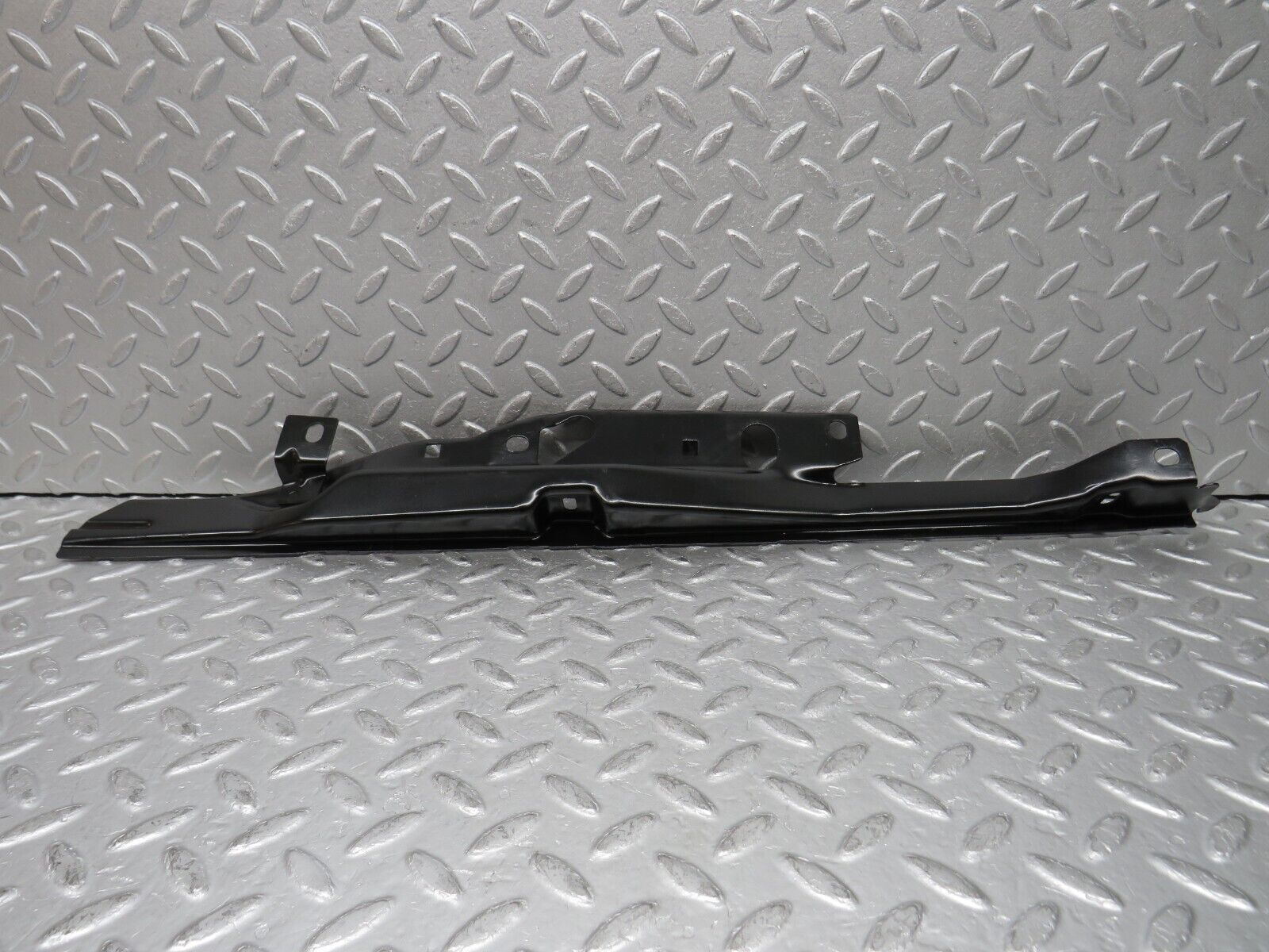 37788 Mercedes-Benz A124 320E Cabrio Rear Right Window Upper Support Bracket