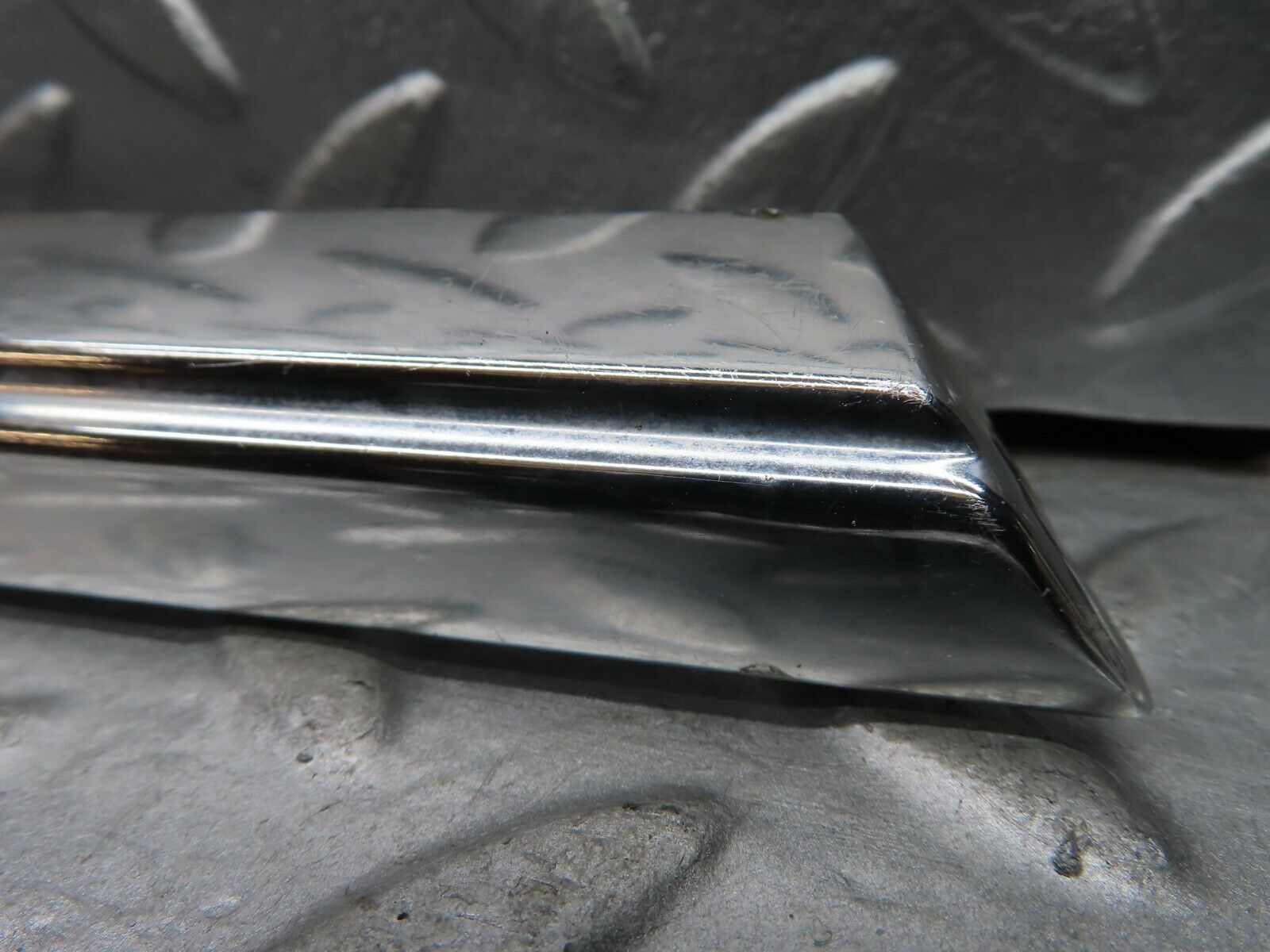 20471 Mercedes-Benz W114 280CE Coupe Right Door Chrome Moulding Trim