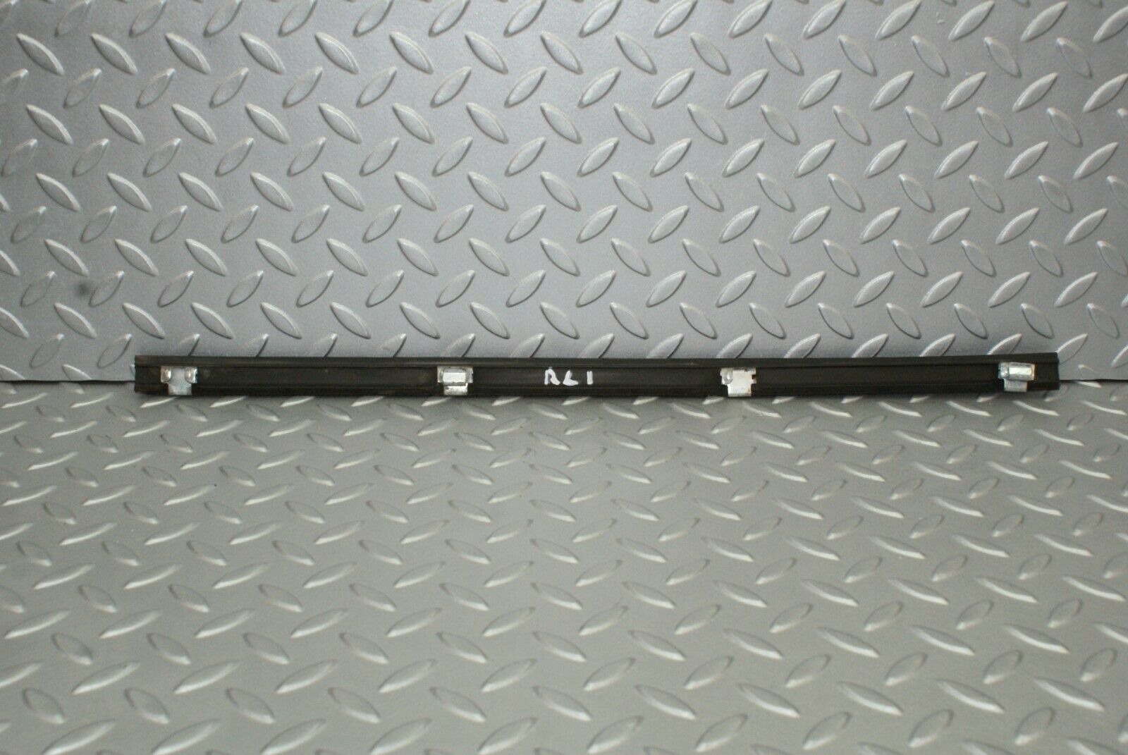 2649 Mercedes-Benz W116 350SE Glass Seal Trim Rubber Rear Left