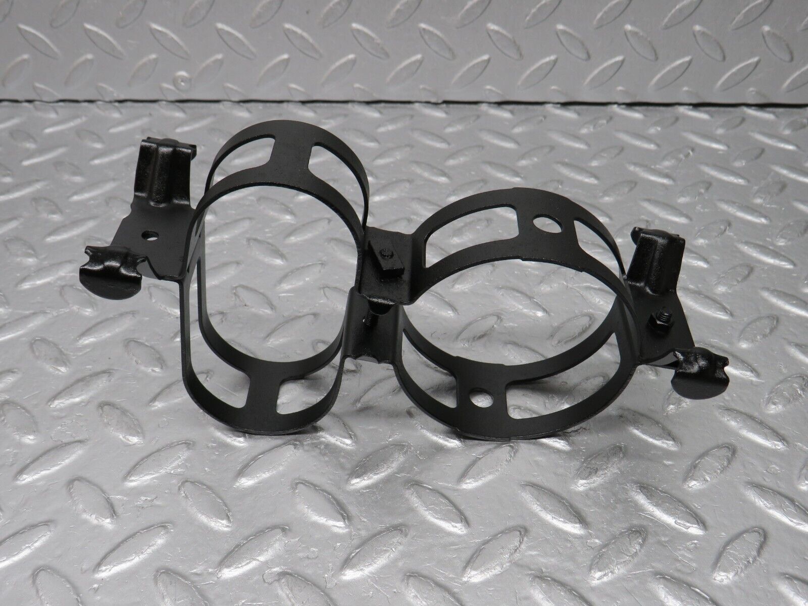 38006 Mercedes-Benz A124 320E Cabriolet Fuel Pump Fuel Filter Bracket