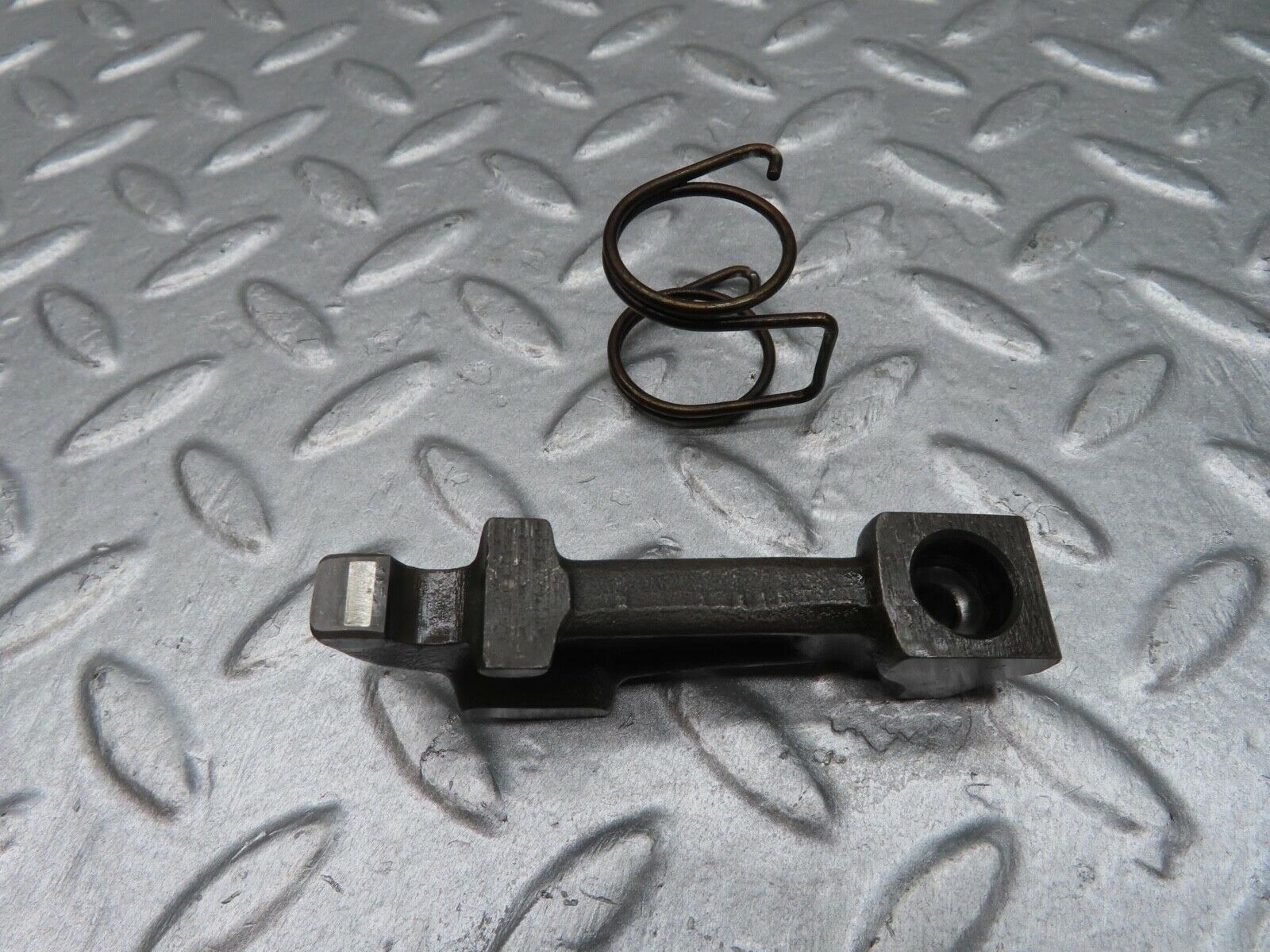 12864 Mercedes-Benz W111 220SE Valve Rocker Arm With Retaining Spring