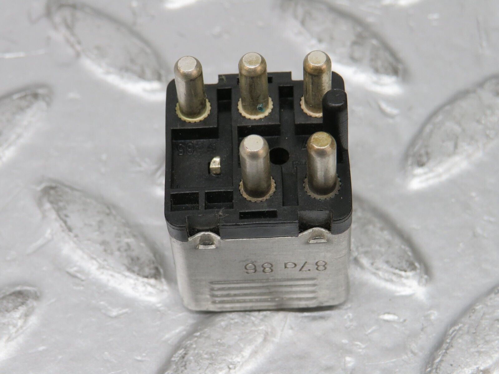 32473 Mercedes-Benz S124 300TE Wagon Multi Purpose Relay 0015420219