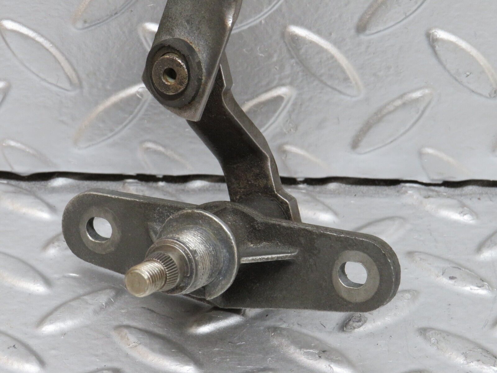 28074 Mercedes-Benz W123 280E Windscreen Wiper Linkage