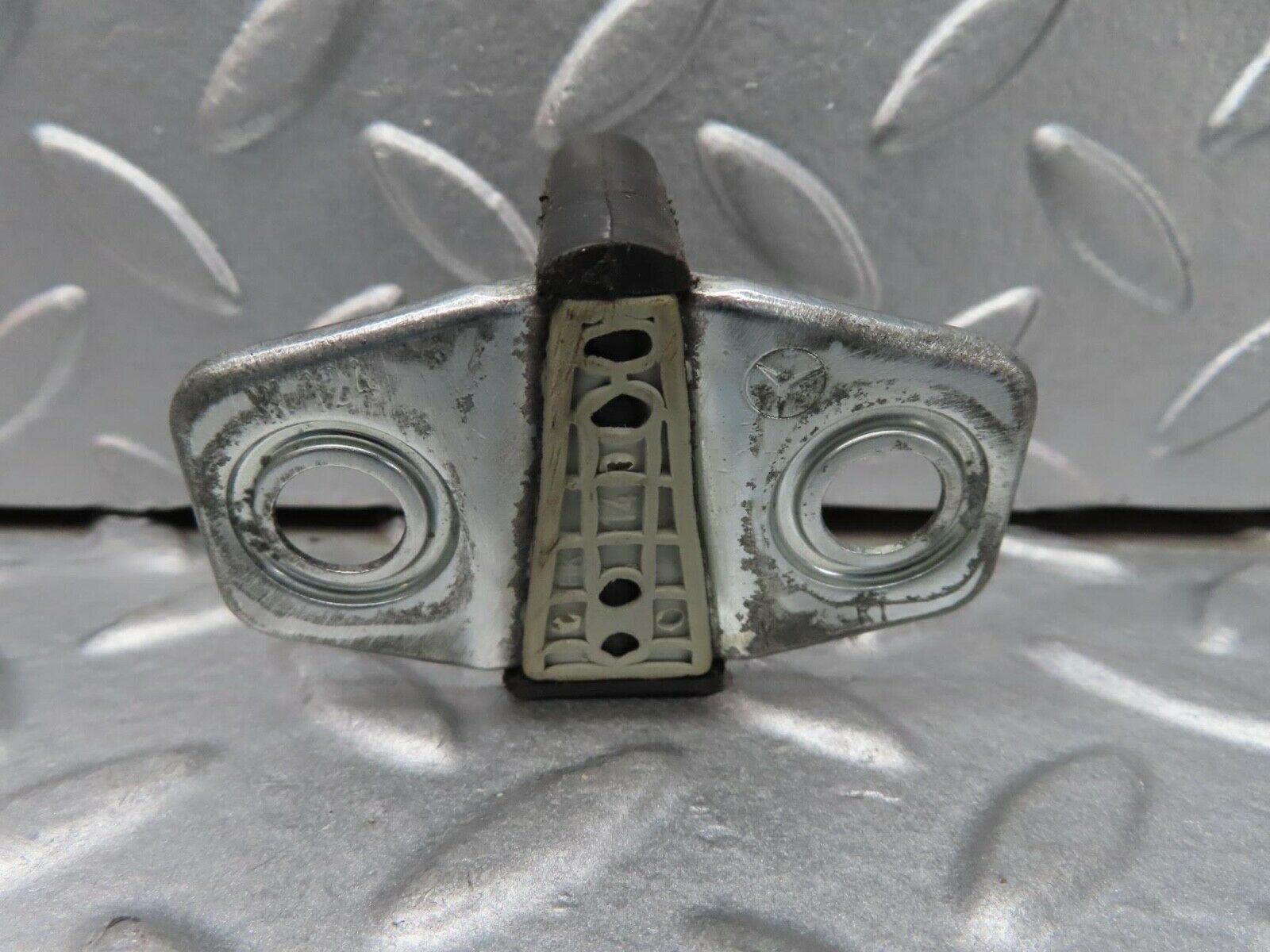 16452 Mercedes-Benz W124 260E Door Lock Latch