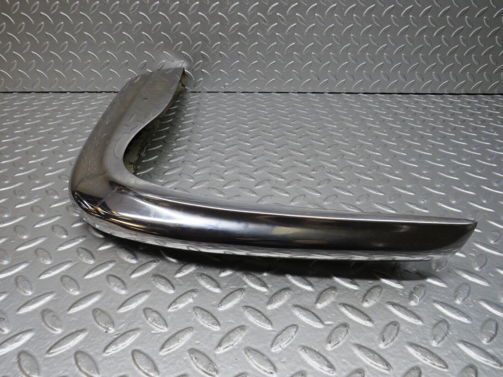 0406 Mercedes-Benz W108 280SE Front Upper Bumper Left