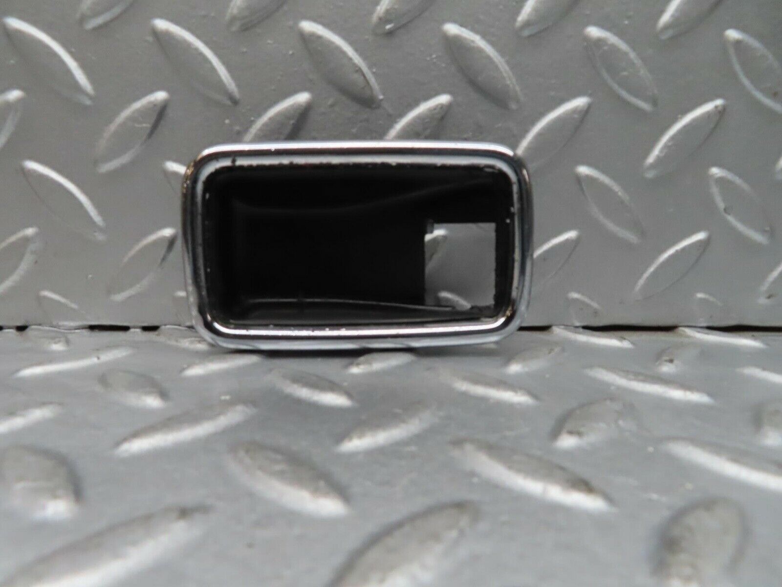 12262 Mercedes-Benz W108 280SE 3.5 Chrome Frame For Door Handle 1087660611