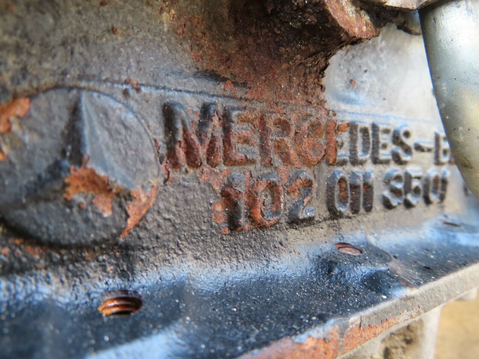 5875 Mercedes-Benz W124 230E 4 Cylinder Petrol Engine 1020113501 M102.982