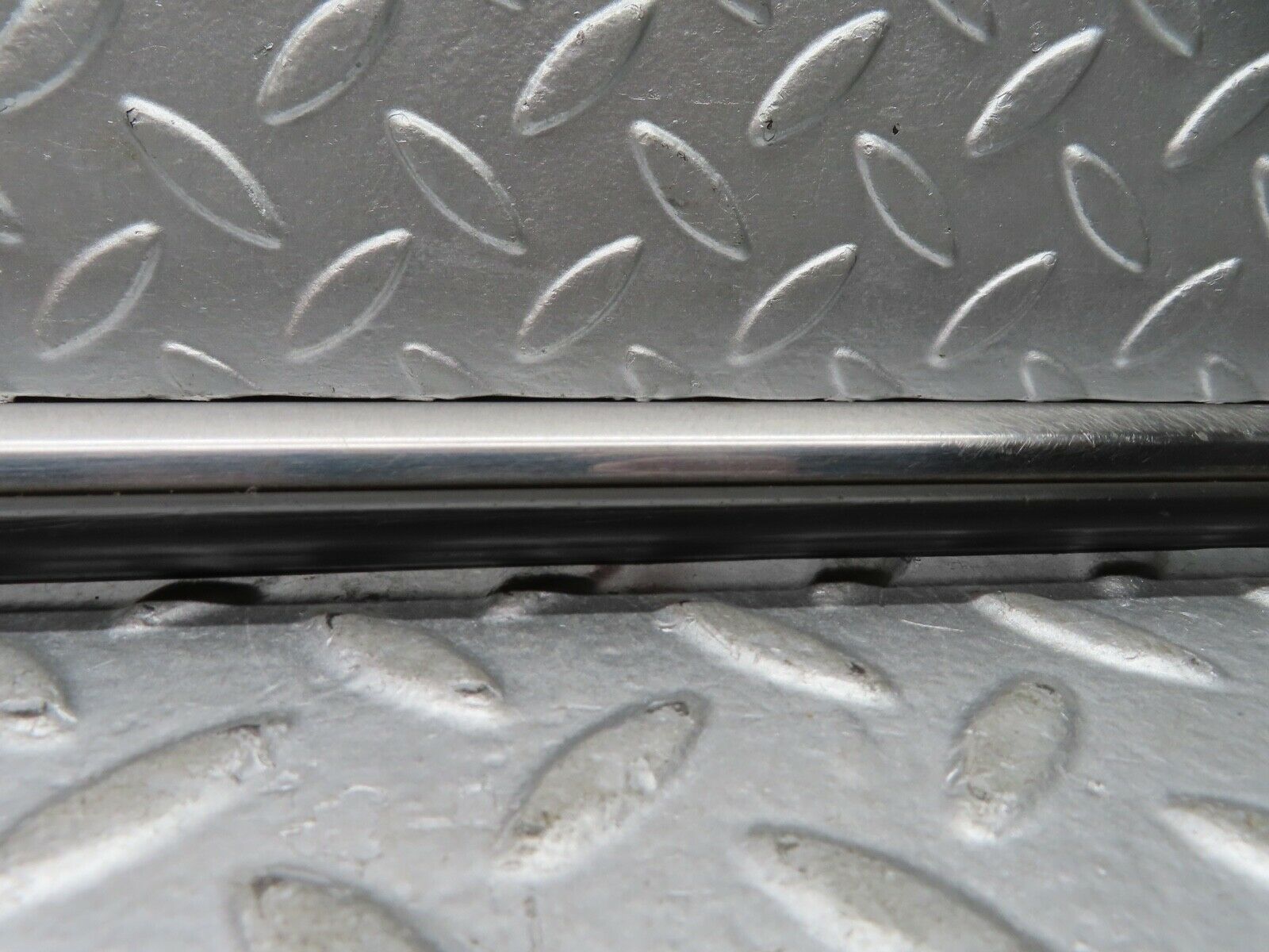 20961 Mercedes-Benz W114 250CE Coupe Rear Right Fender Wing Centre Moulding Trim