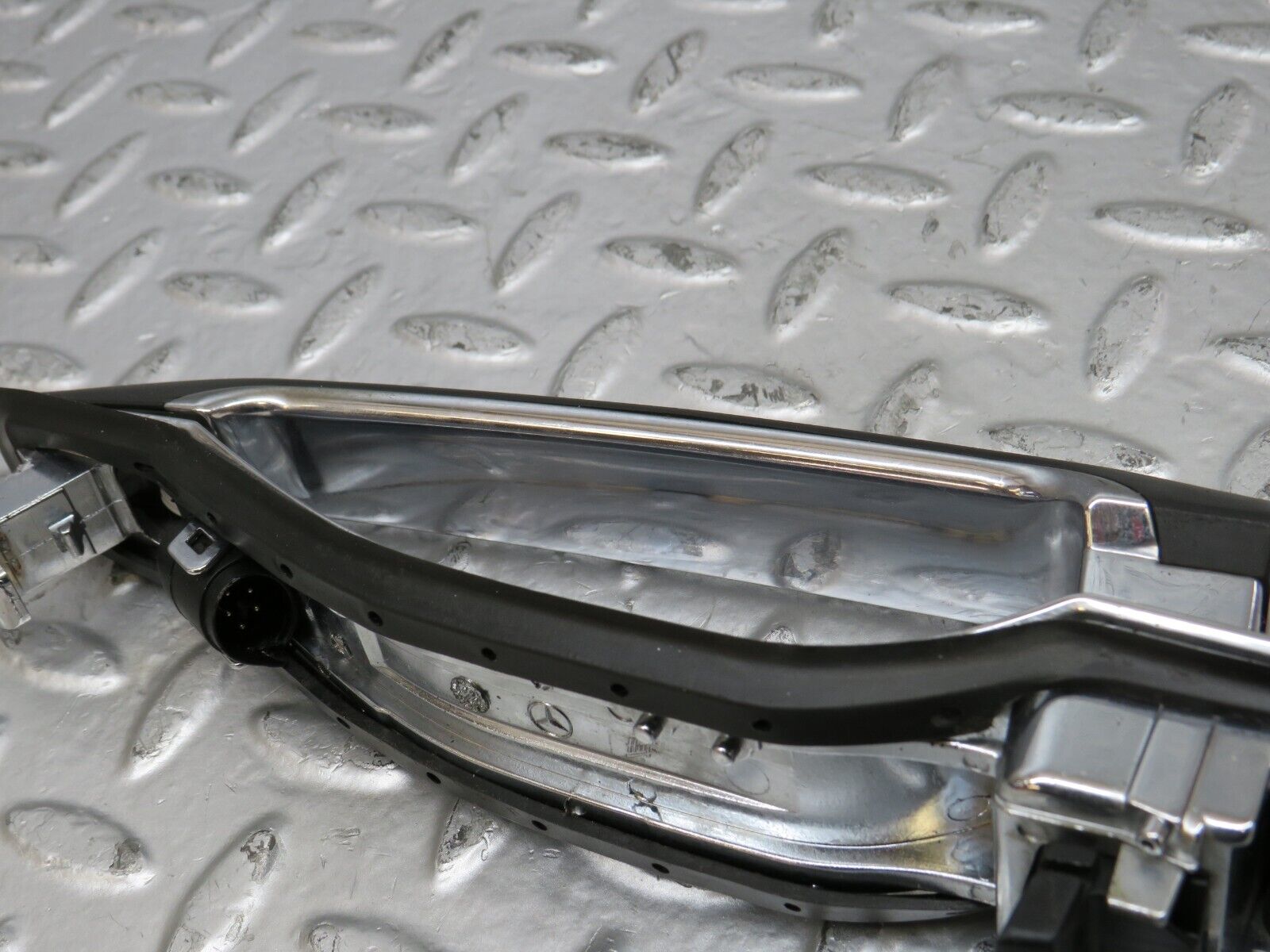 24870 Mercedes-Benz W140 S320 Front Left Exterior Door Handle