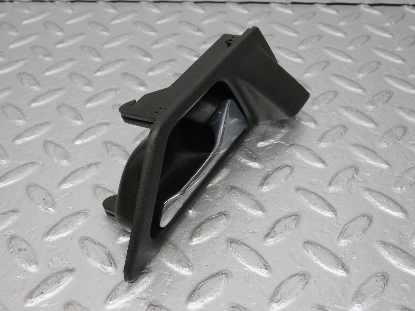 32442 Mercedes-Benz S124 300TE Front Right Interior Door Handle 1247600261