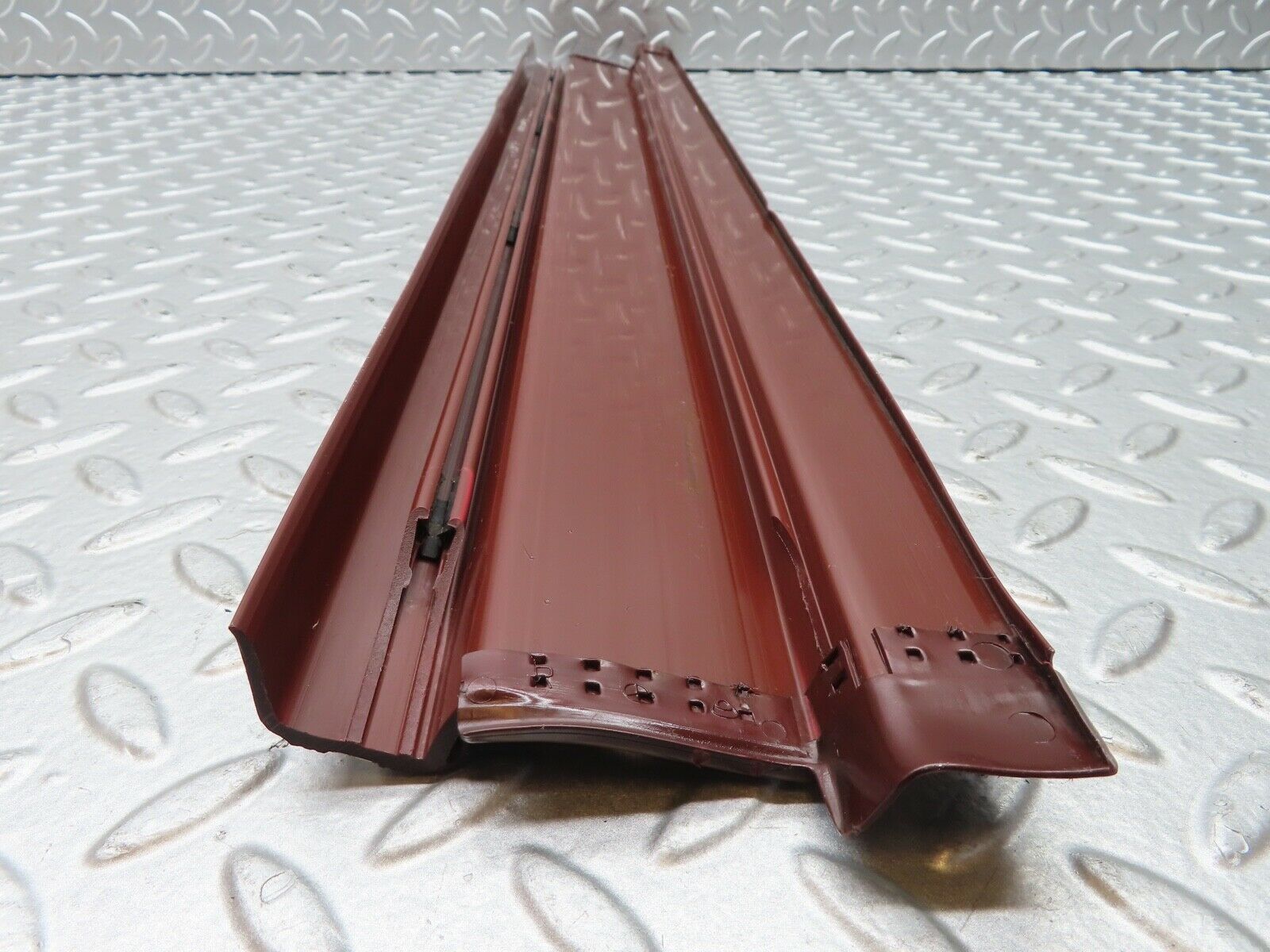 21485 Mercedes-Benz W126 300SE Front Left Door Sill Cover Burgundy Red