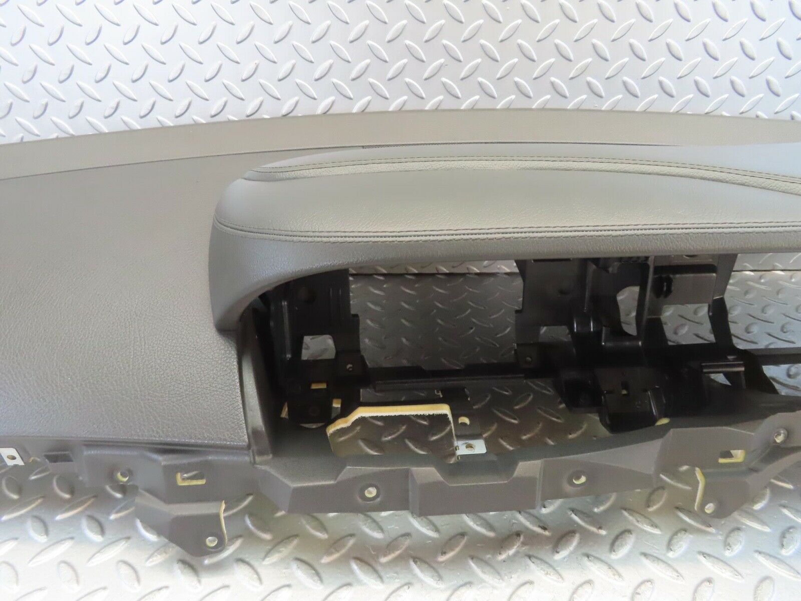 11236 Mercedes-Benz W221 S320 Dashboard Grey 2216800787