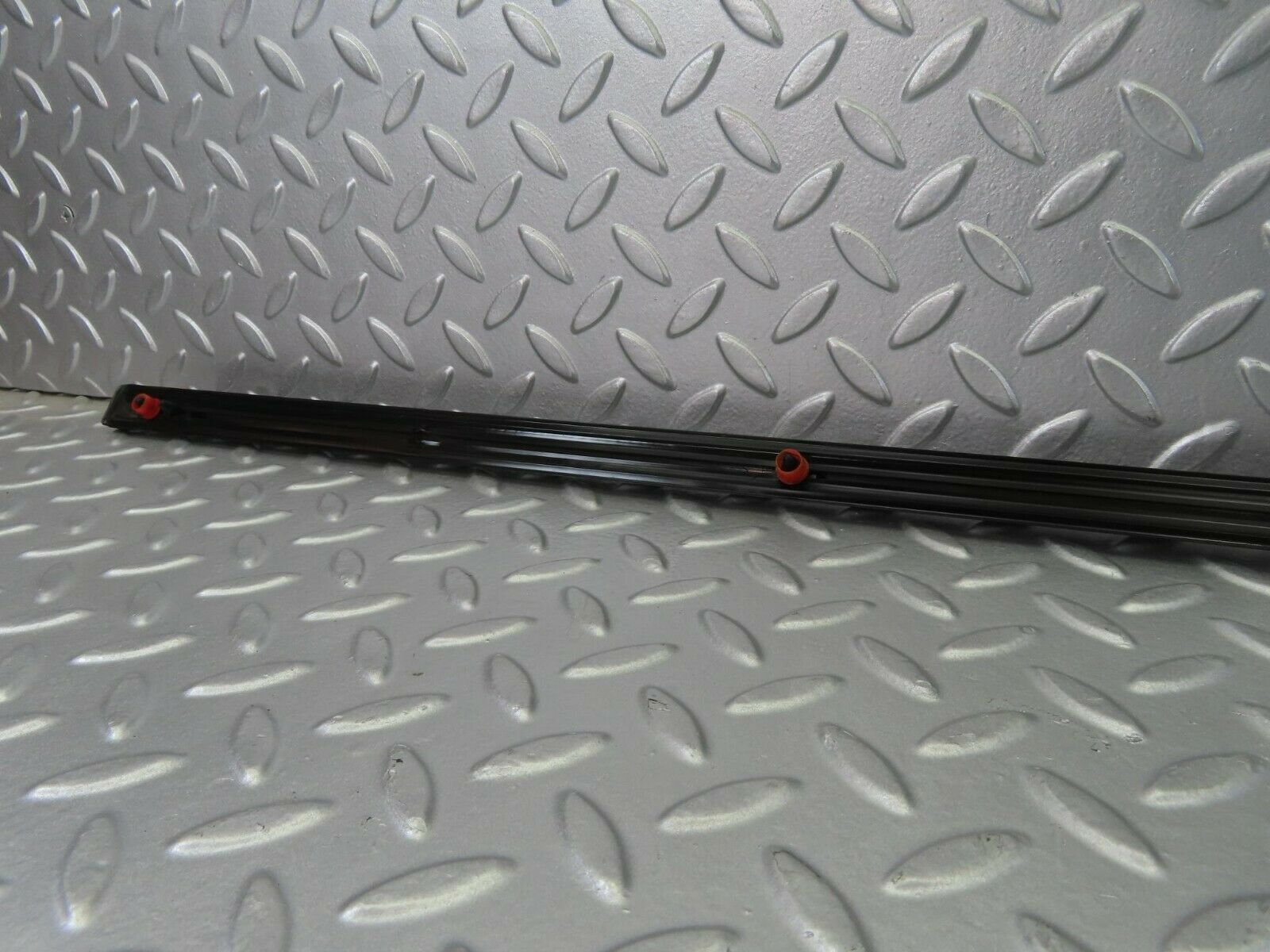 10276 Mercedes-Benz W123 Rear Left Door Centre Moulding Trim