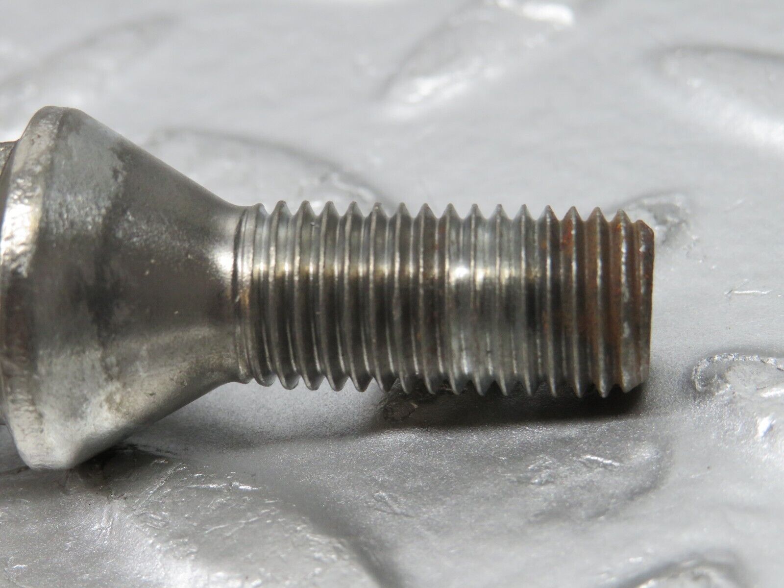 31864 Mercedes-Benz 5x Alloy Wheel Lug Bolt M12x1.5