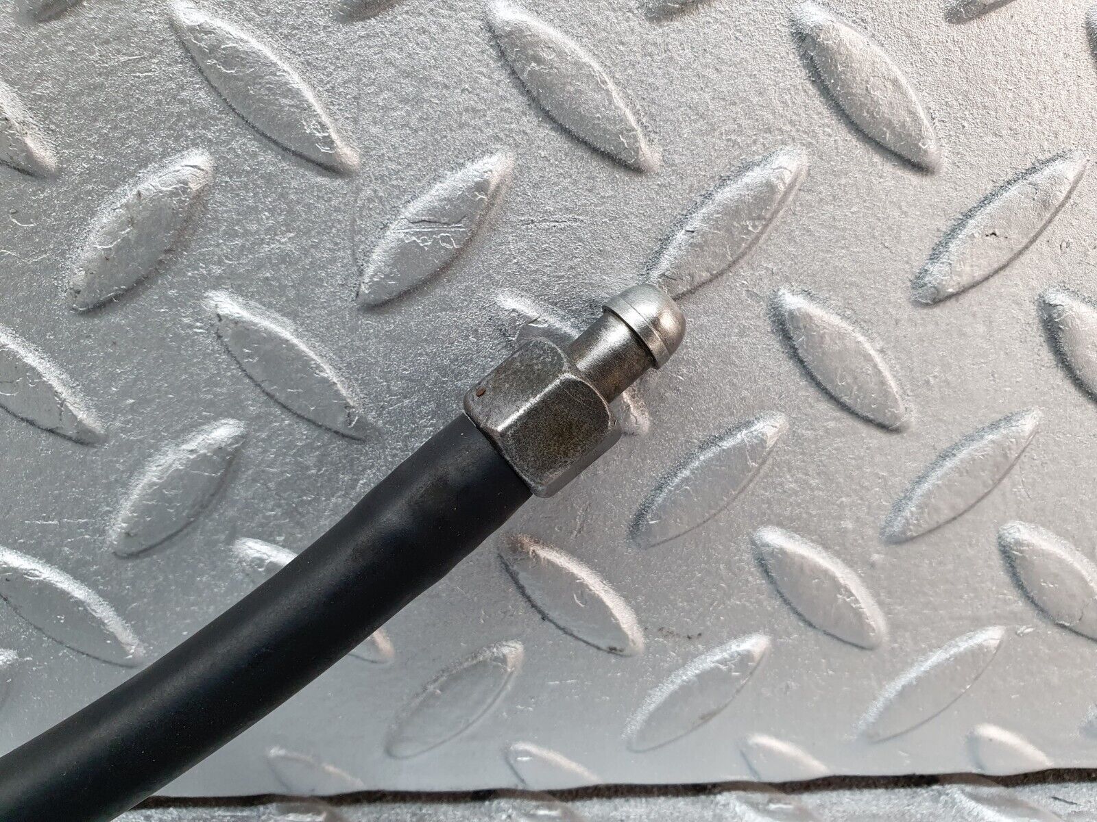 41238 Mercedes-Benz W126 300SE Fuel Pipe Line