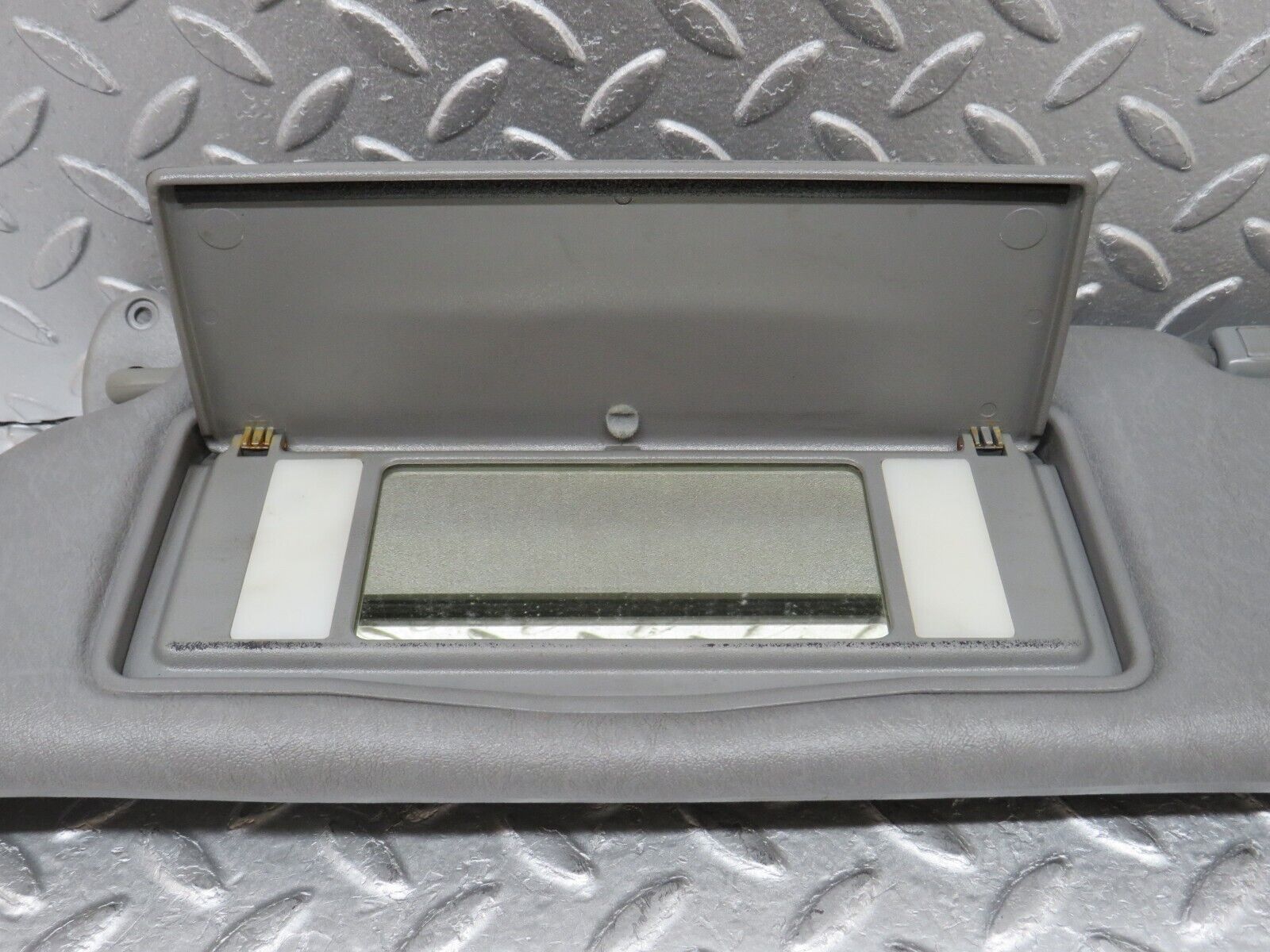 35970 Mercedes-Benz W126 420SE Sun Visor Left Side Grey