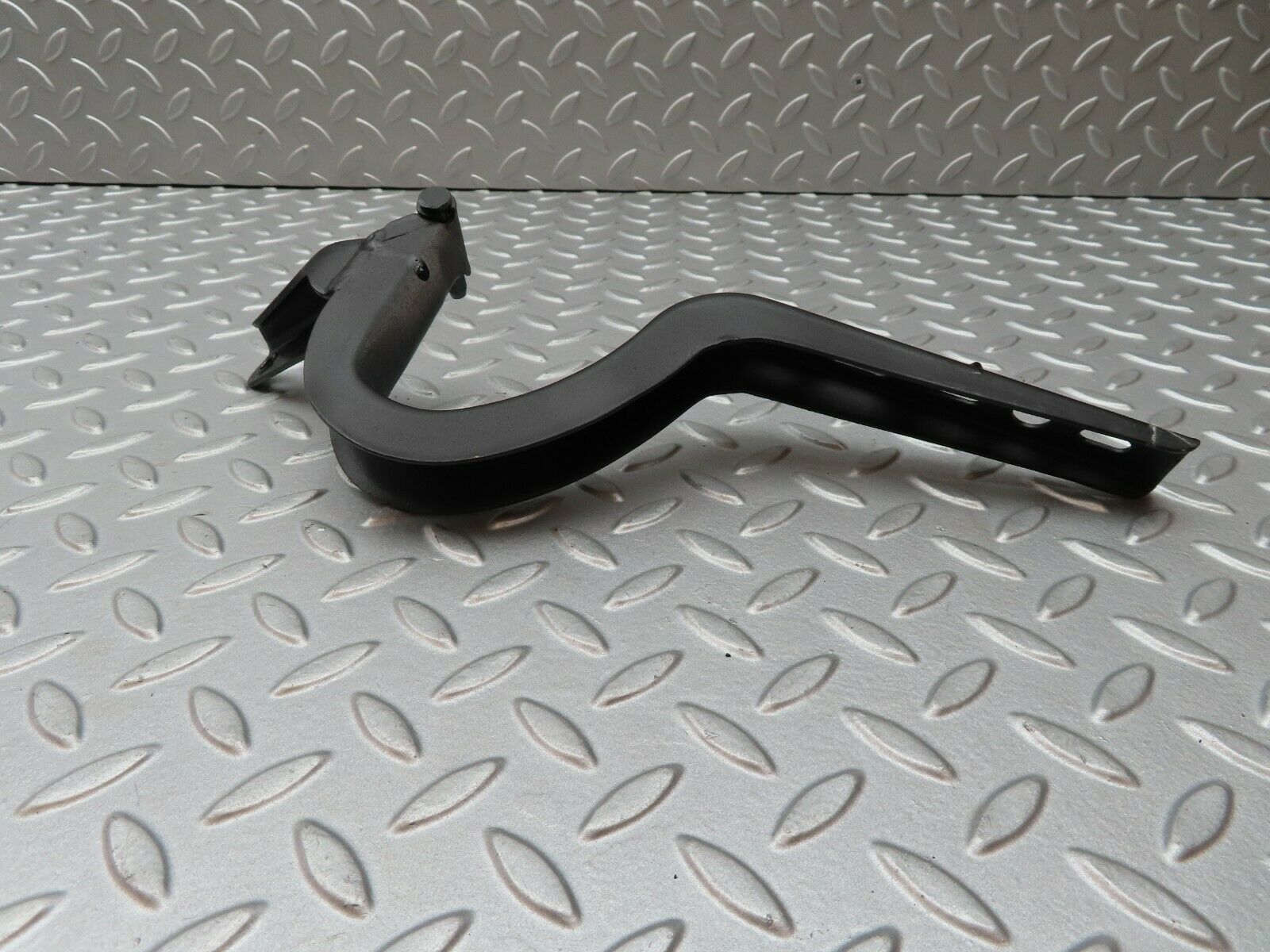 4240 Mercedes-Benz V123 240D LWB Trunk Lid Hinge Right Side 1237500287