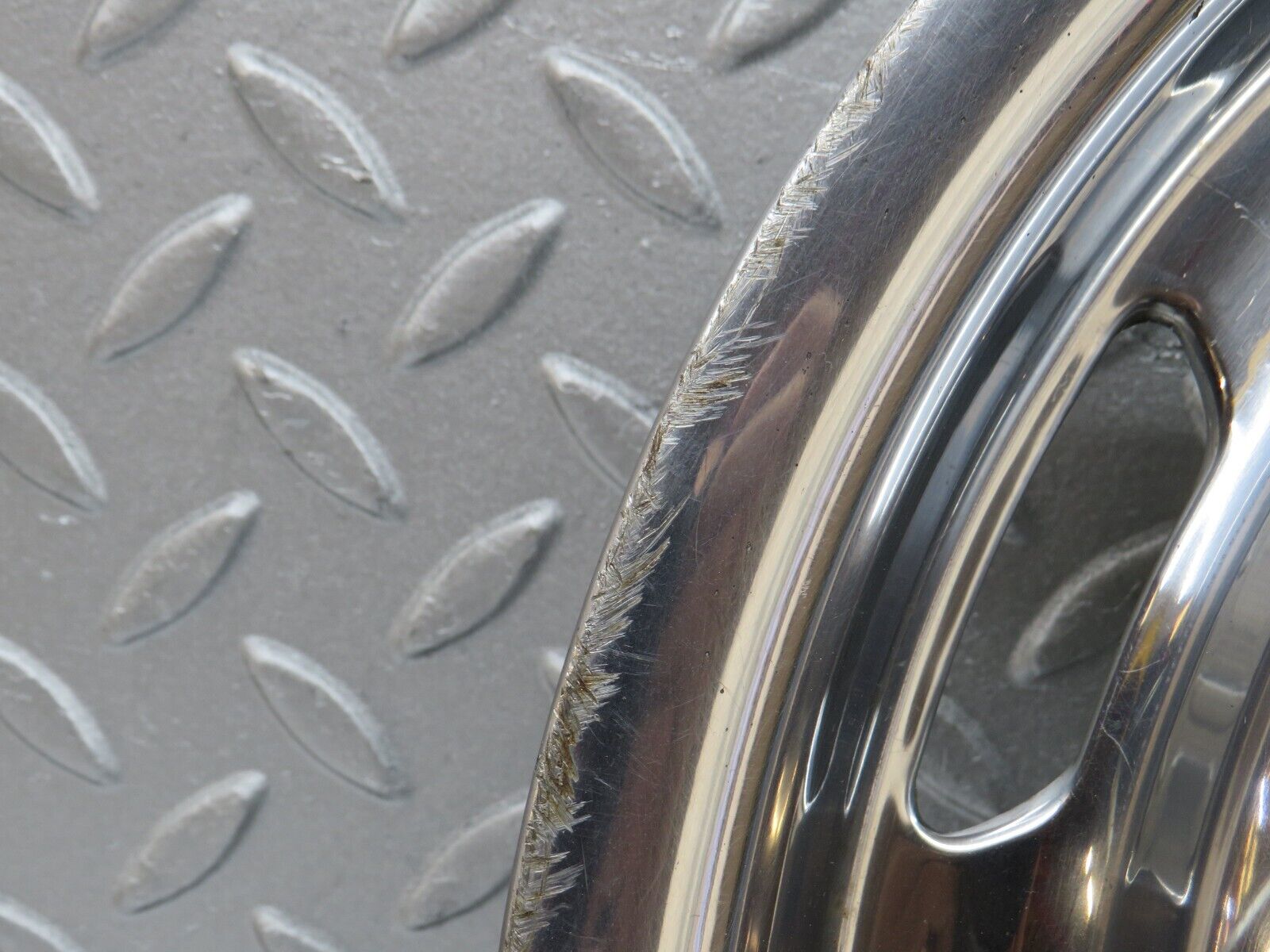 37466 Mercedes-Benz W109 300SEL Wheel Hub Cap 14"