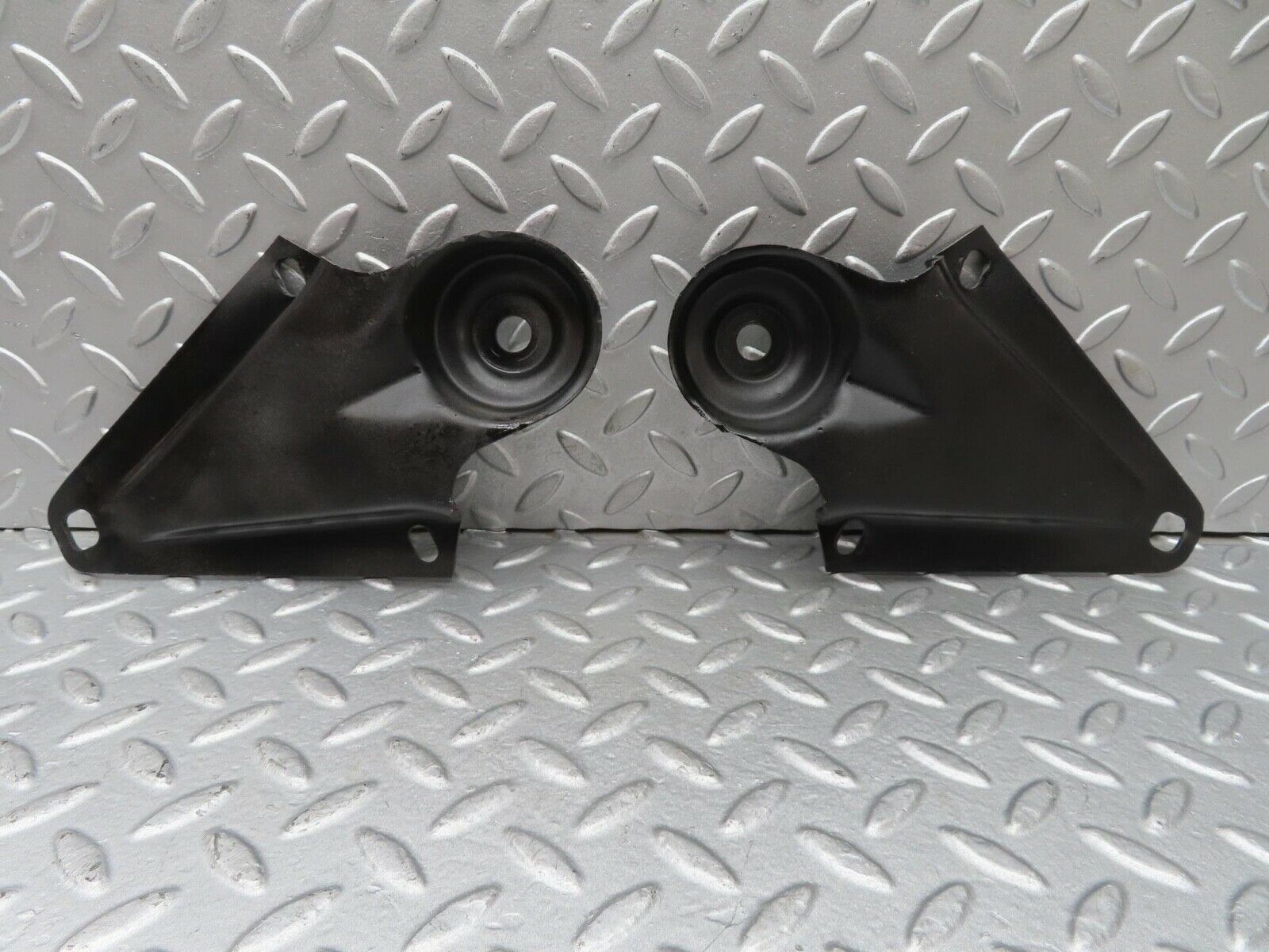 13203 Mercedes-Benz W111 220S Rear Suspension Axle Mounting Bracket