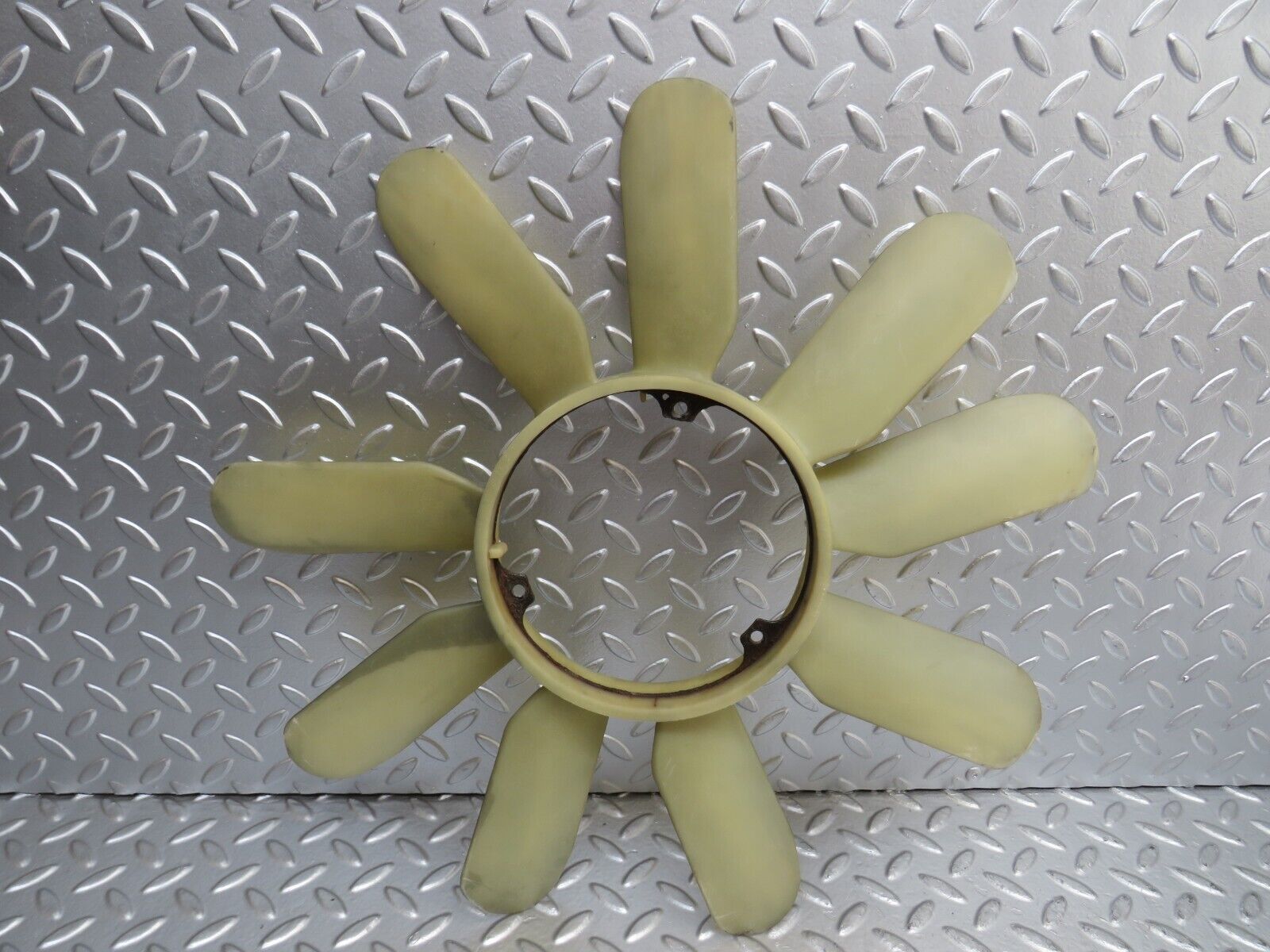 25391 Mercedes-Benz W201 190D Engine Cooling Fan 6022000423