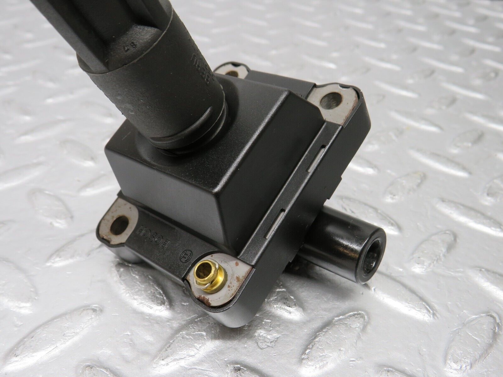 38344 Mercedes-Benz R129 280SL Coupe Ignition Coil Bosch 0221506444 0001587003 0001593642