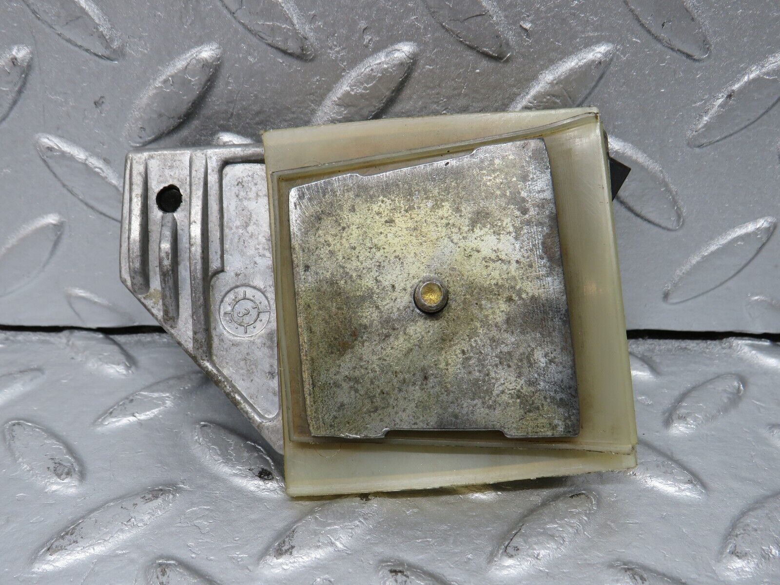 38356 Mercedes-Benz R129 280SL Coupe Door Window Guide Bracket 1247250132 1247250232