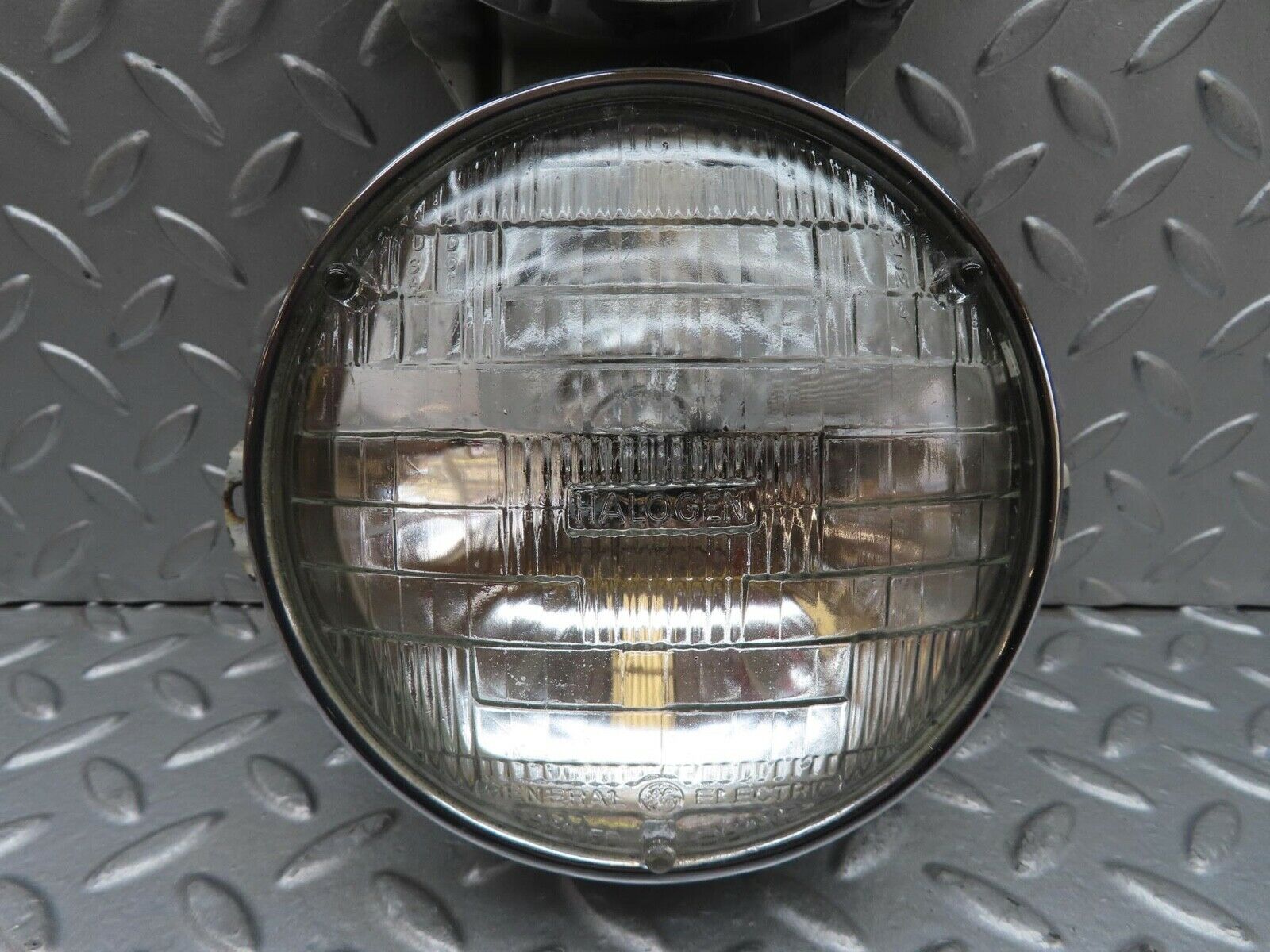 13072 Mercedes-Benz W111 220S Headlight Left/Right 0302350004