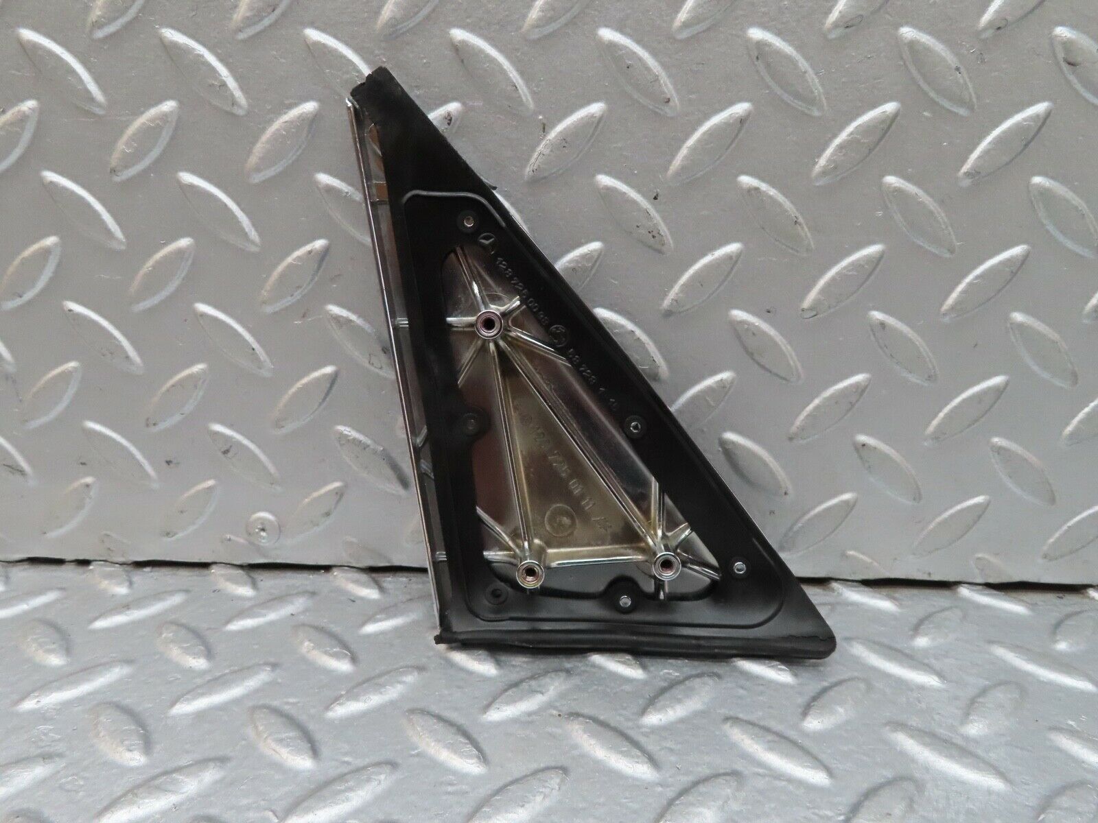 18106 Mercedes-Benz W123 200 Mirror Triangle Cover Right Side 1237250111