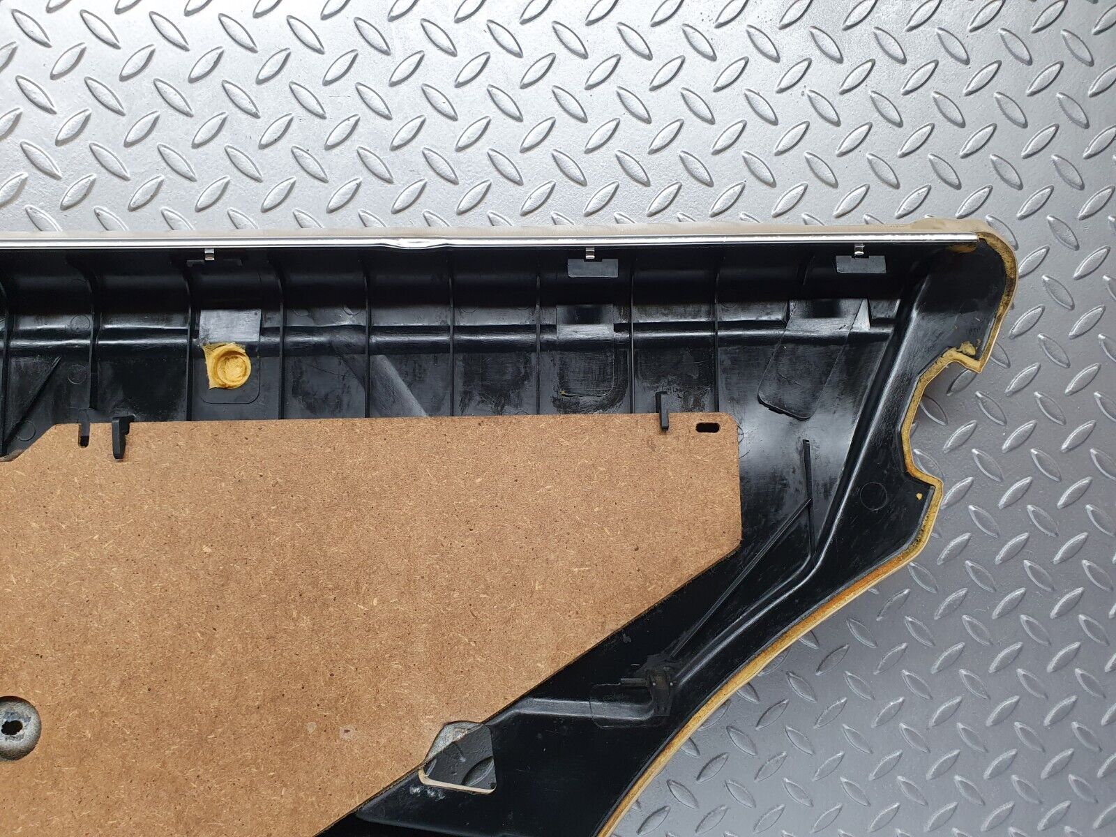 41120 Mercedes-Benz W126 300SE Rear Left Door Card Beige 1267370170