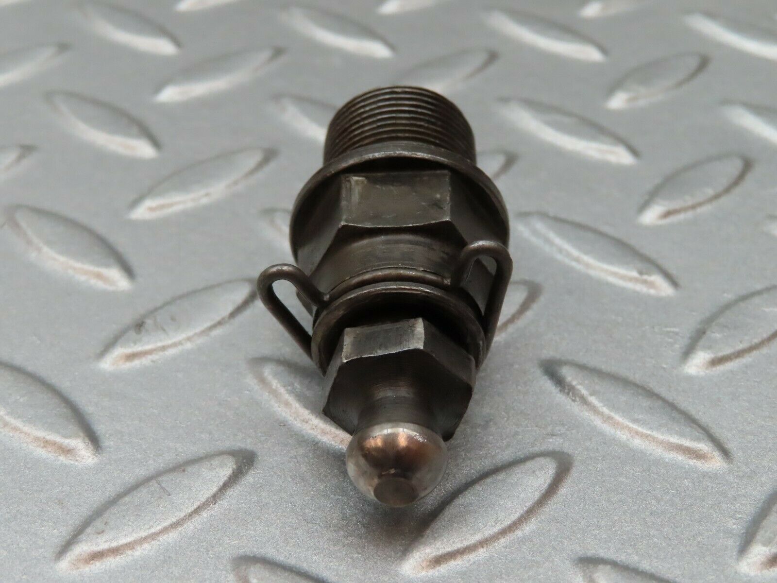 3544 Mercedes-Benz W108 280SE Ball Studs For Rocker Arm Mounting (Timing)