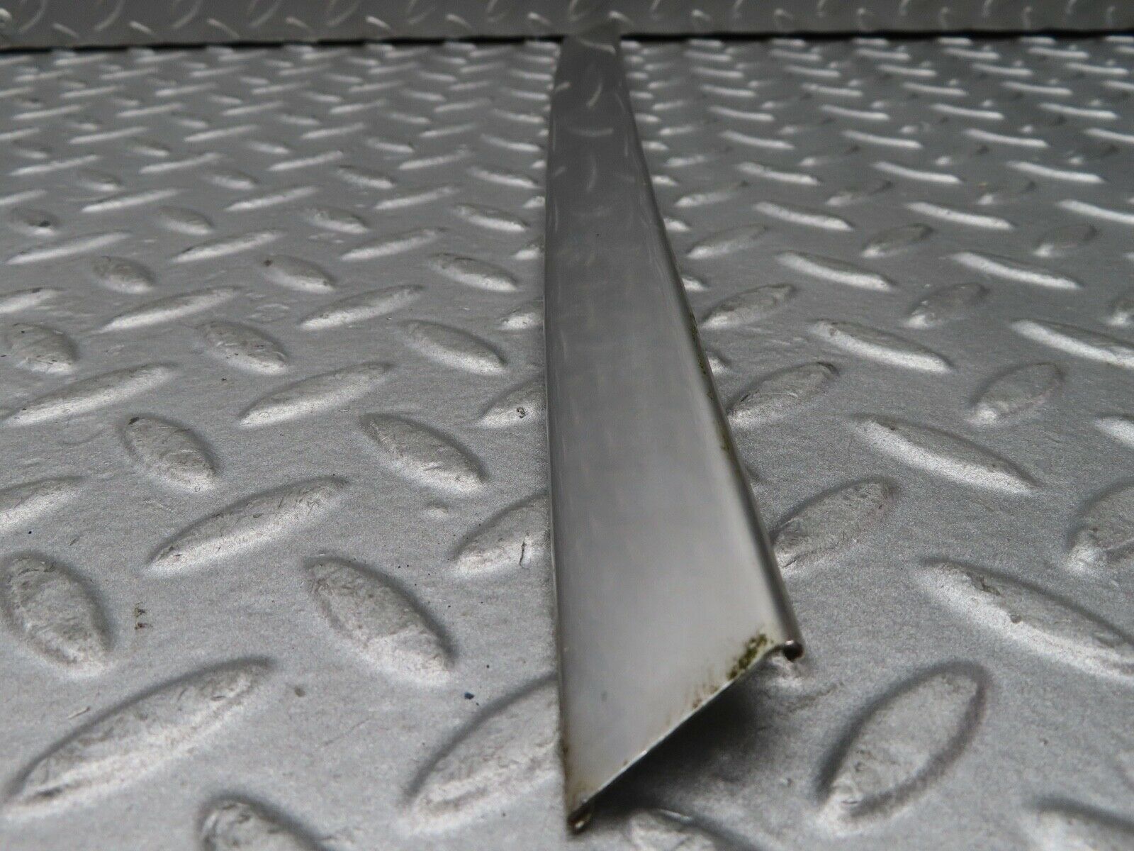 16776 Mercedes-Benz C107 380SLC Rear Right Quarter Window Chrome Trim